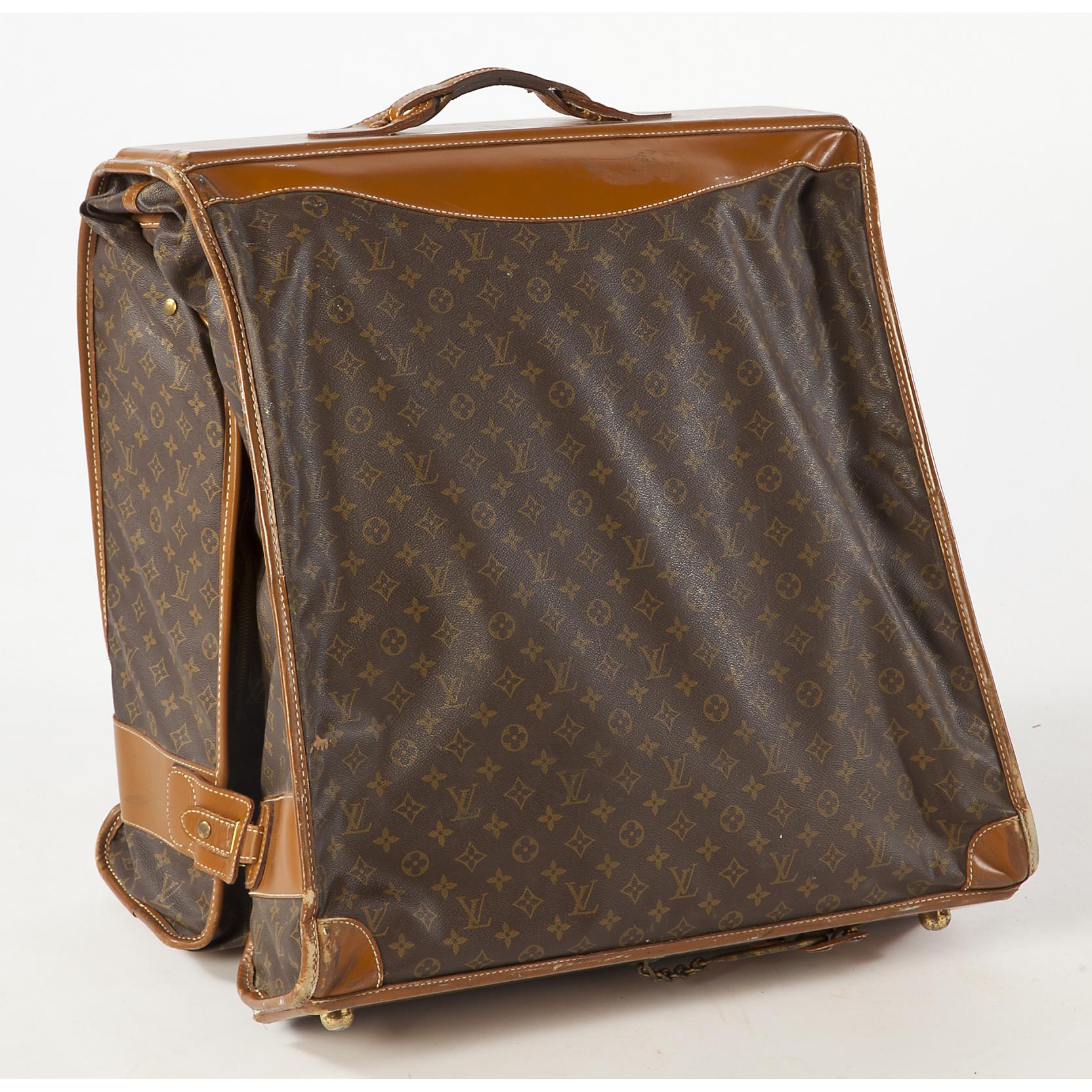 A Louis Vuitton vintage Monogram Canvas Homme Garment Bag. - Bukowskis