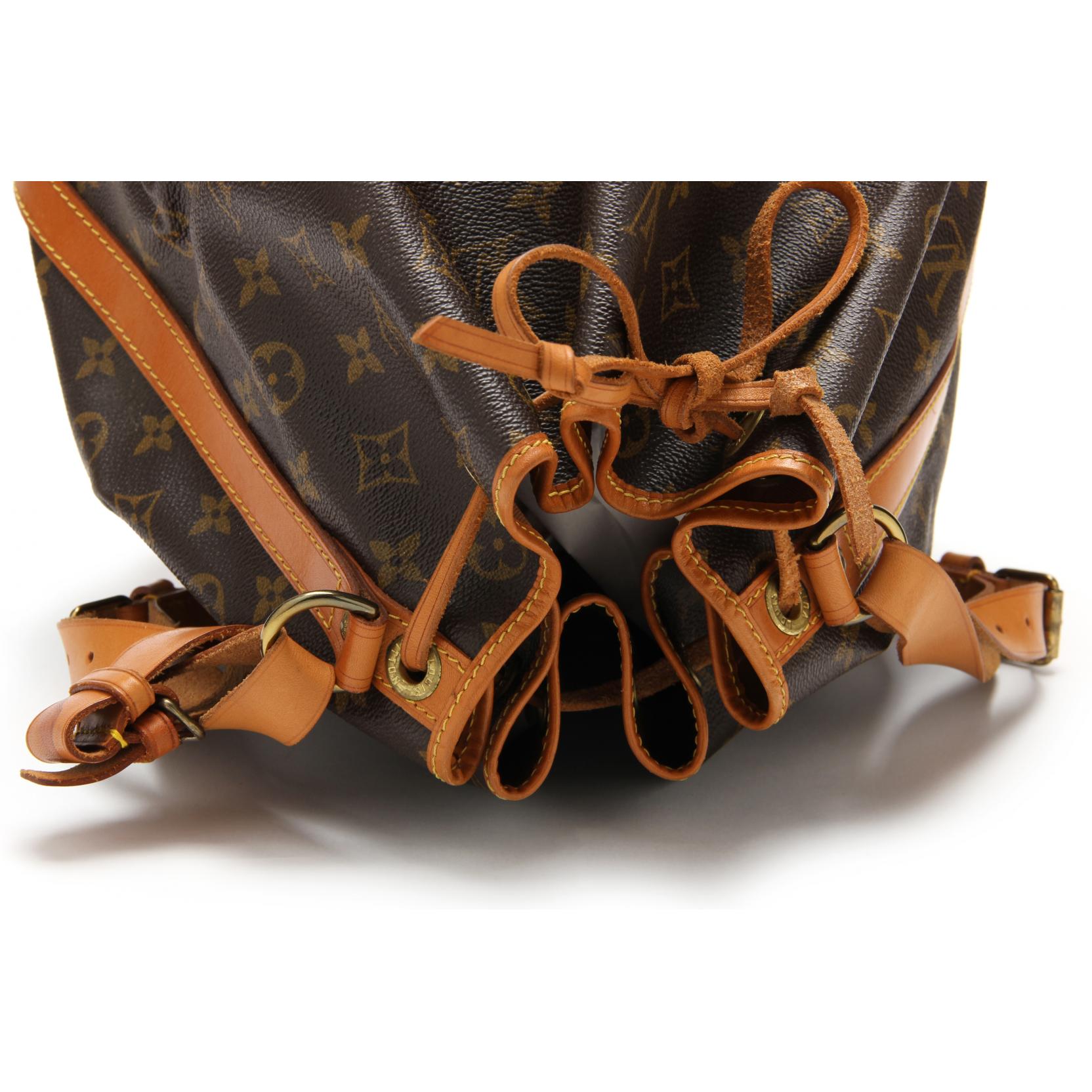 Sold at Auction: Vintage Louis Vuitton Malletier Shoulder Bag