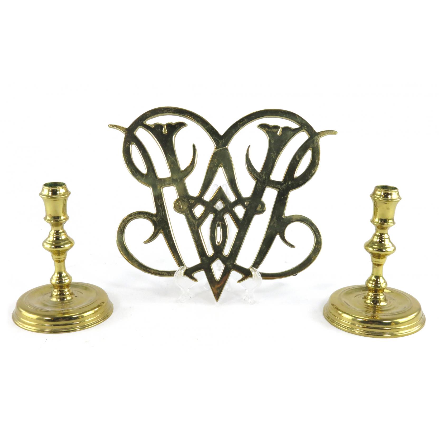 Three Colonial Williamsburg Reproduction Brass Accessories (Lot 7 -  Saturday Estate AuctionJan 17, 2015, 10:00am), image size:1664x1664