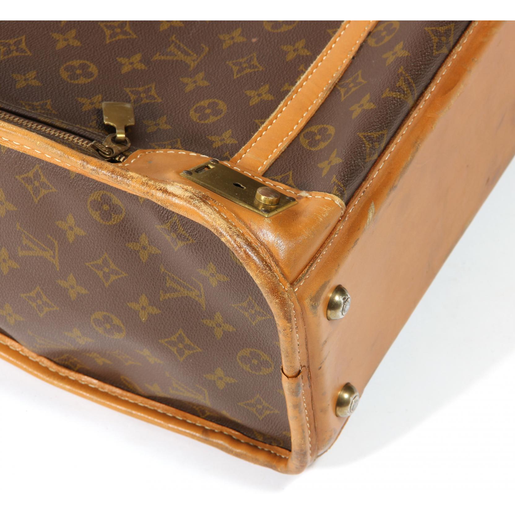 Lot - A vintage Louis Vuitton Monogram canvas pullman travel bag