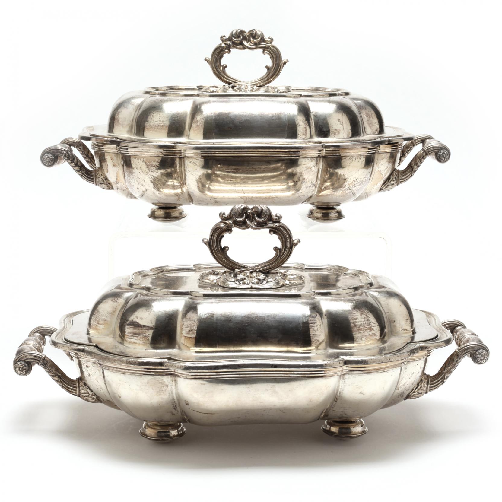 a-pair-of-19th-century-english-silverplate-entree-dishes-with-covers