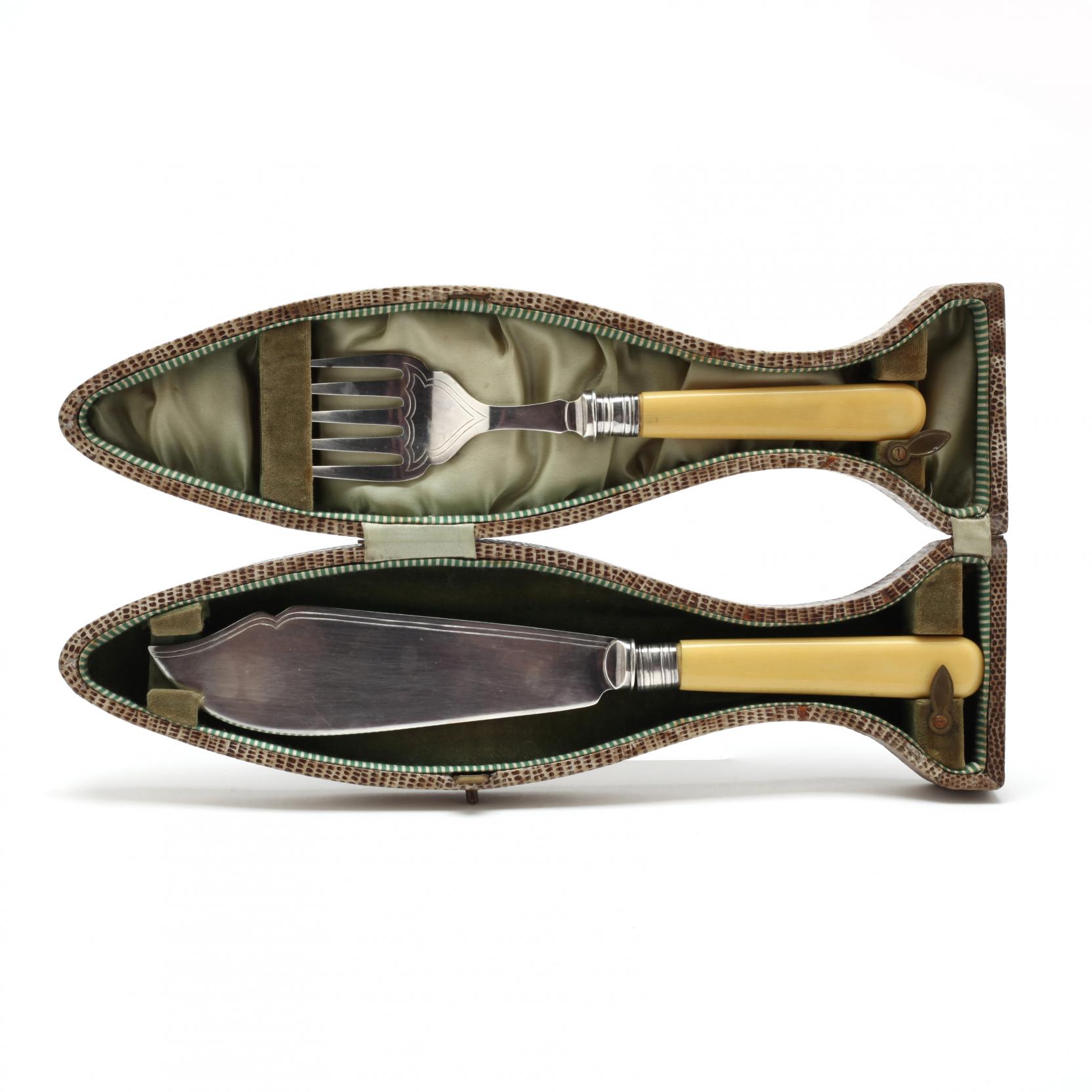 vintage-english-silver-fish-serving-set
