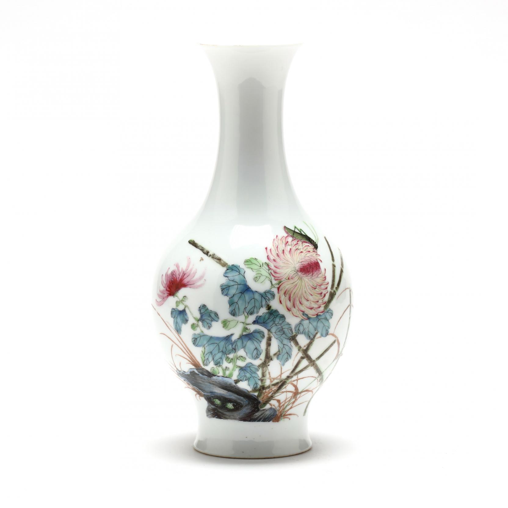 a-chinese-famille-rose-porcelain-vase
