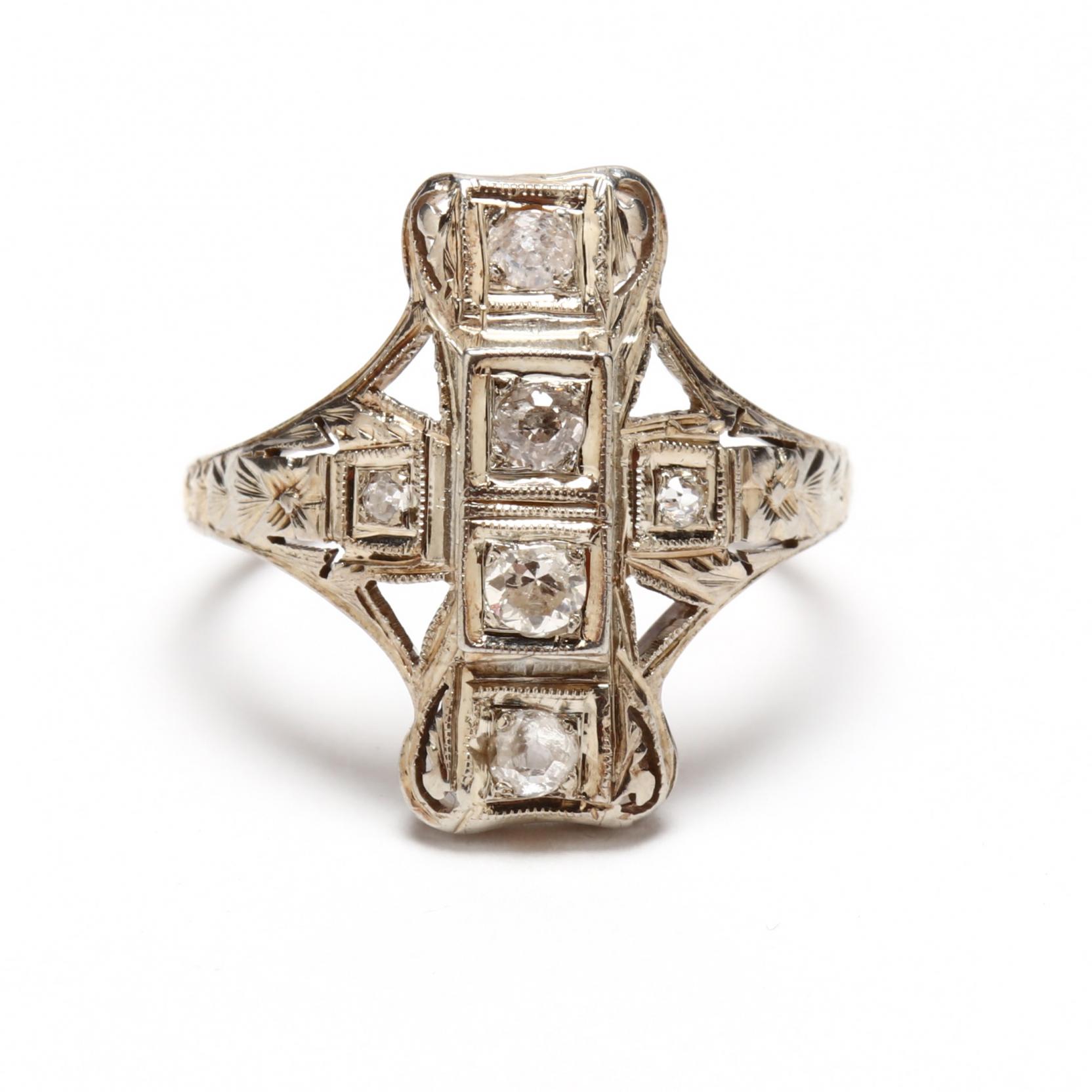 antique-18kt-white-gold-and-diamond-ring