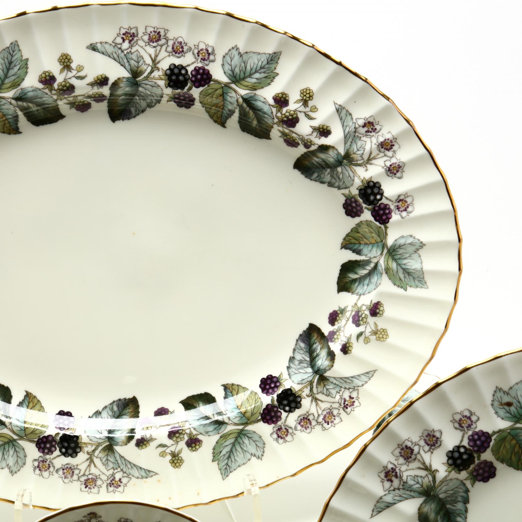 Royal Worcester China Service for Eight, Lavinia (Lot 1027 - The