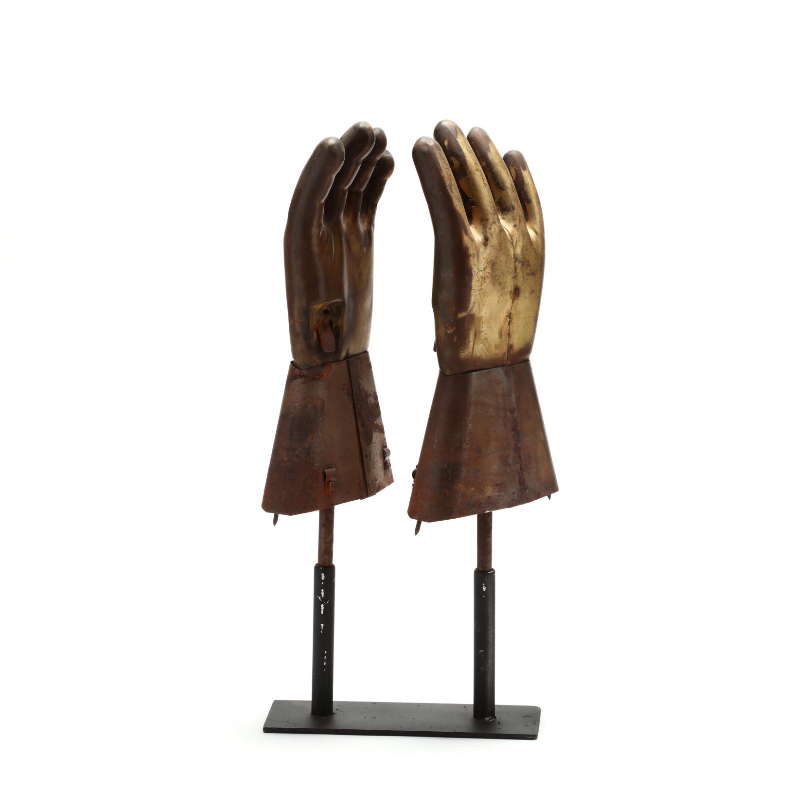Hand statue フランスアンティーク Glove Mold Vintage Porcelain Glove Mould Hand - BEAST Interiors