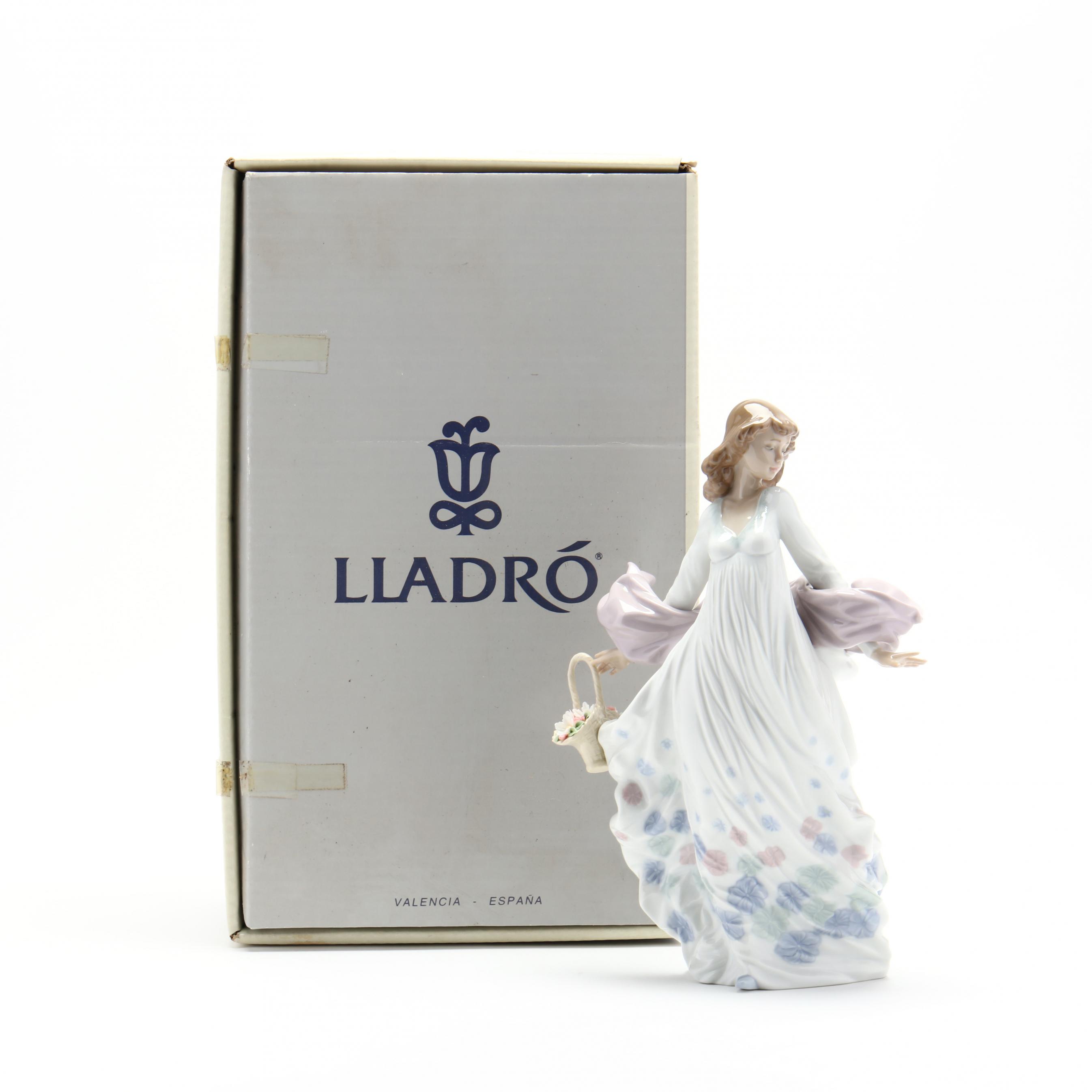 希少　美品　Spring splendor LLADRO Spring Splendor Woman Figurine | Lladró® USA