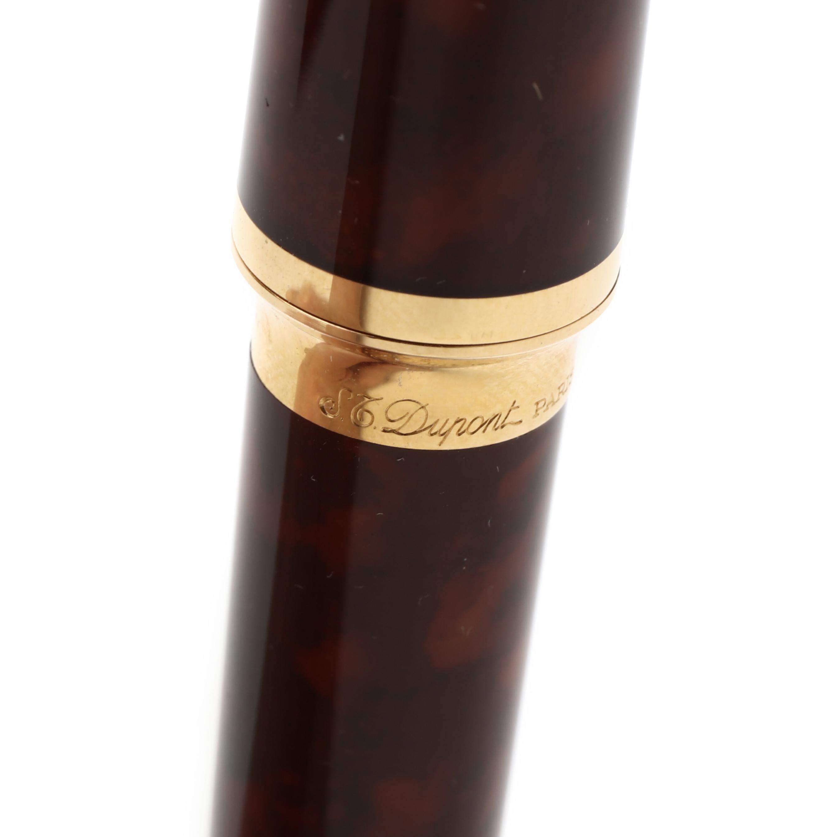 S.T. Dupont, Plume M1 Laque de Chine Fountain Pen (Lot 1351