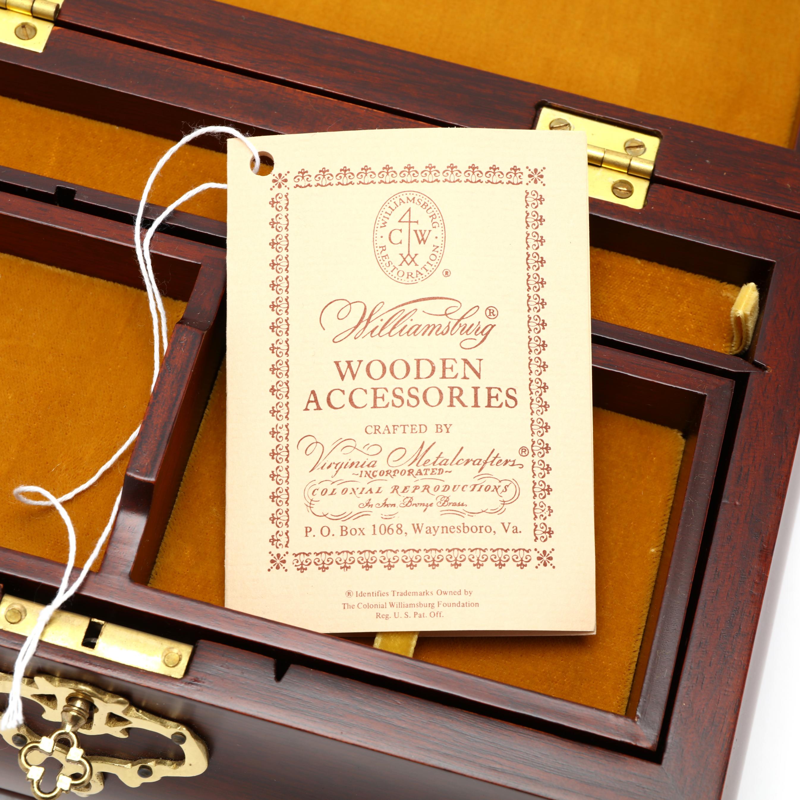 Colonial Williamsburg Jewelry Box and Leaf Dish (Lot 2 - The July Estate  AuctionJul 16, 2020, 10:00am), image size:2692x2692