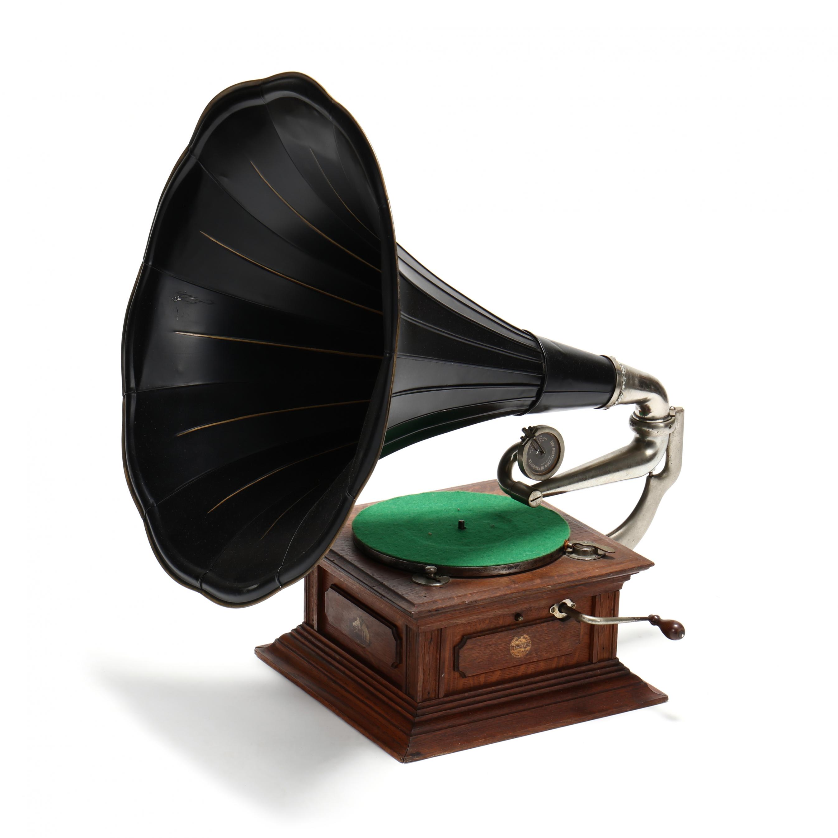 HMV Manor Monarch Victor Gramophone (Lot 216 - The August Estate