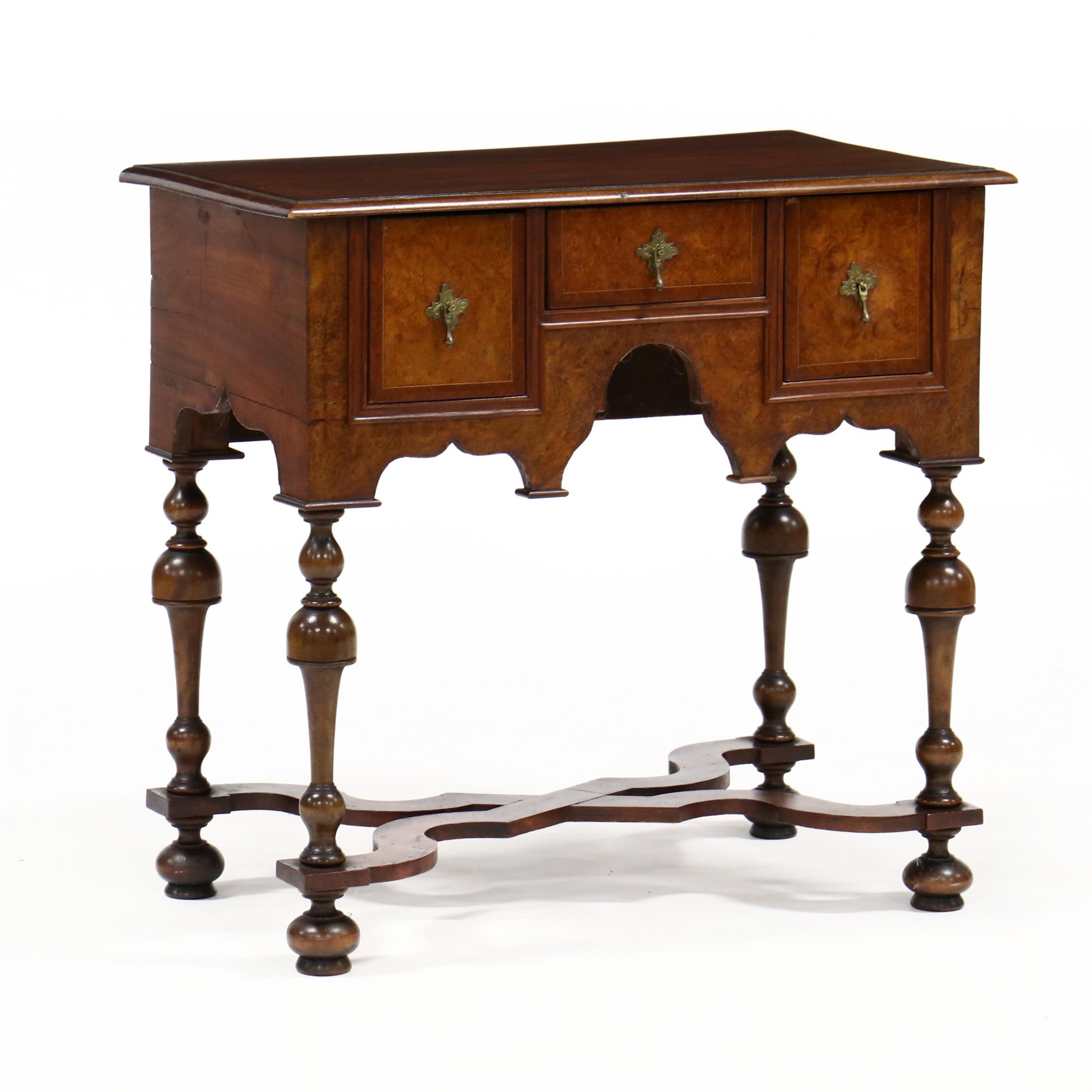 Antique William and Mary Style Dressing Table (Lot 485 - The End-of-Summer  Estate AuctionAug 27, 2020, 10:00am), image size:2692x2692