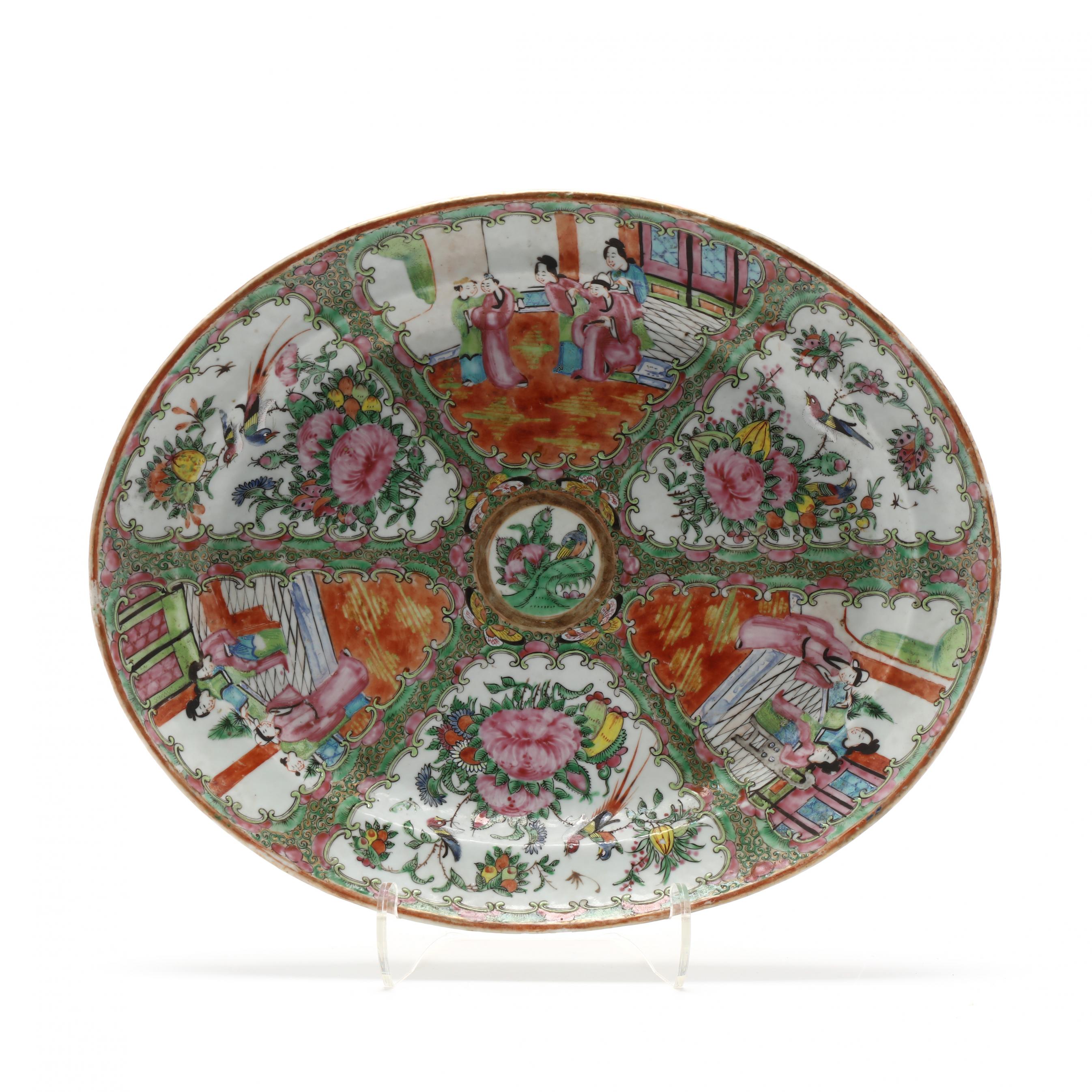 A Chinese Export Porcelain Famille Rose Oval Platter (Lot 1073