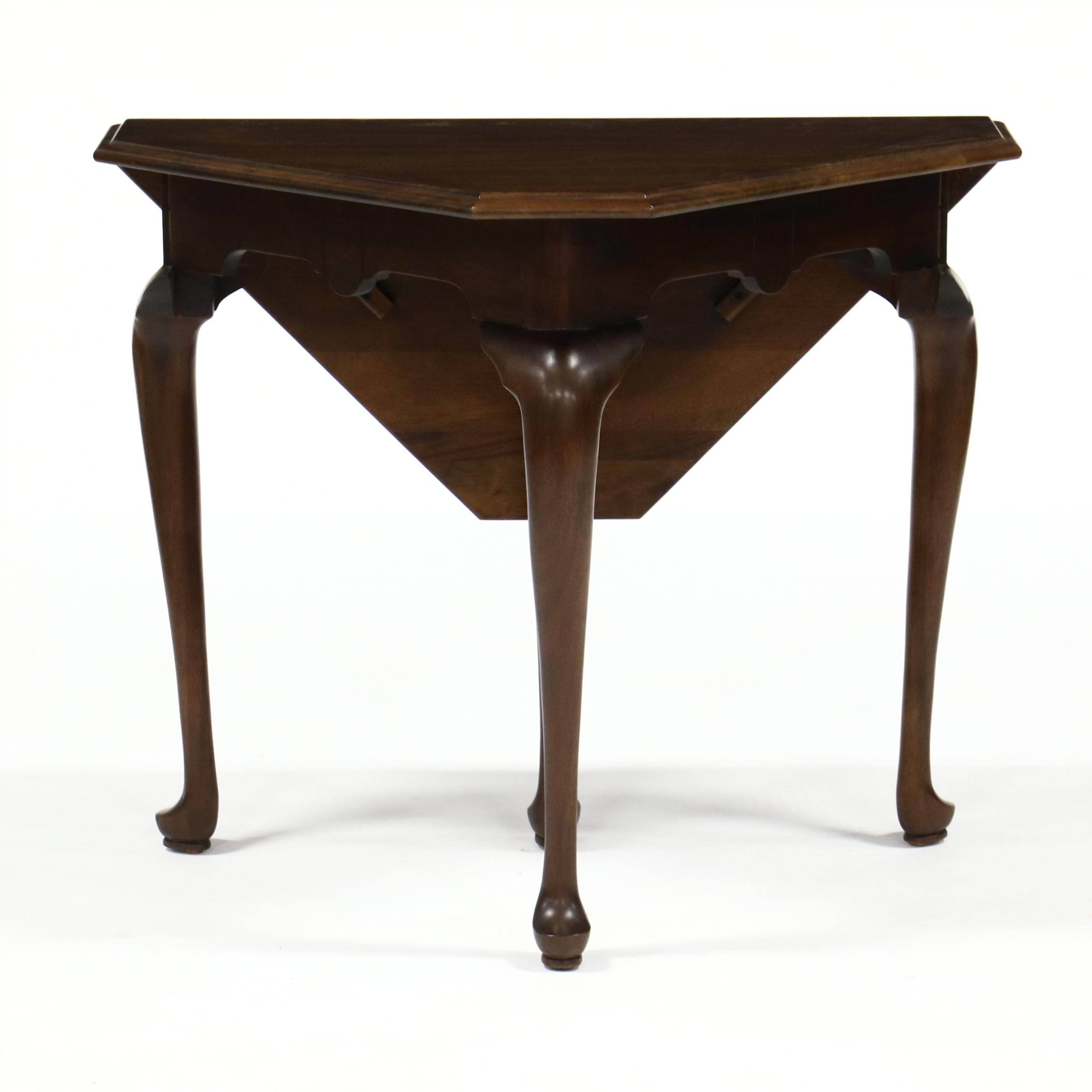 クラシック ダイニングテーブル Henkel-Harris & Drexel Henkel Harris, Queen Anne Style Mahogany Handkerchief Table (Lot
