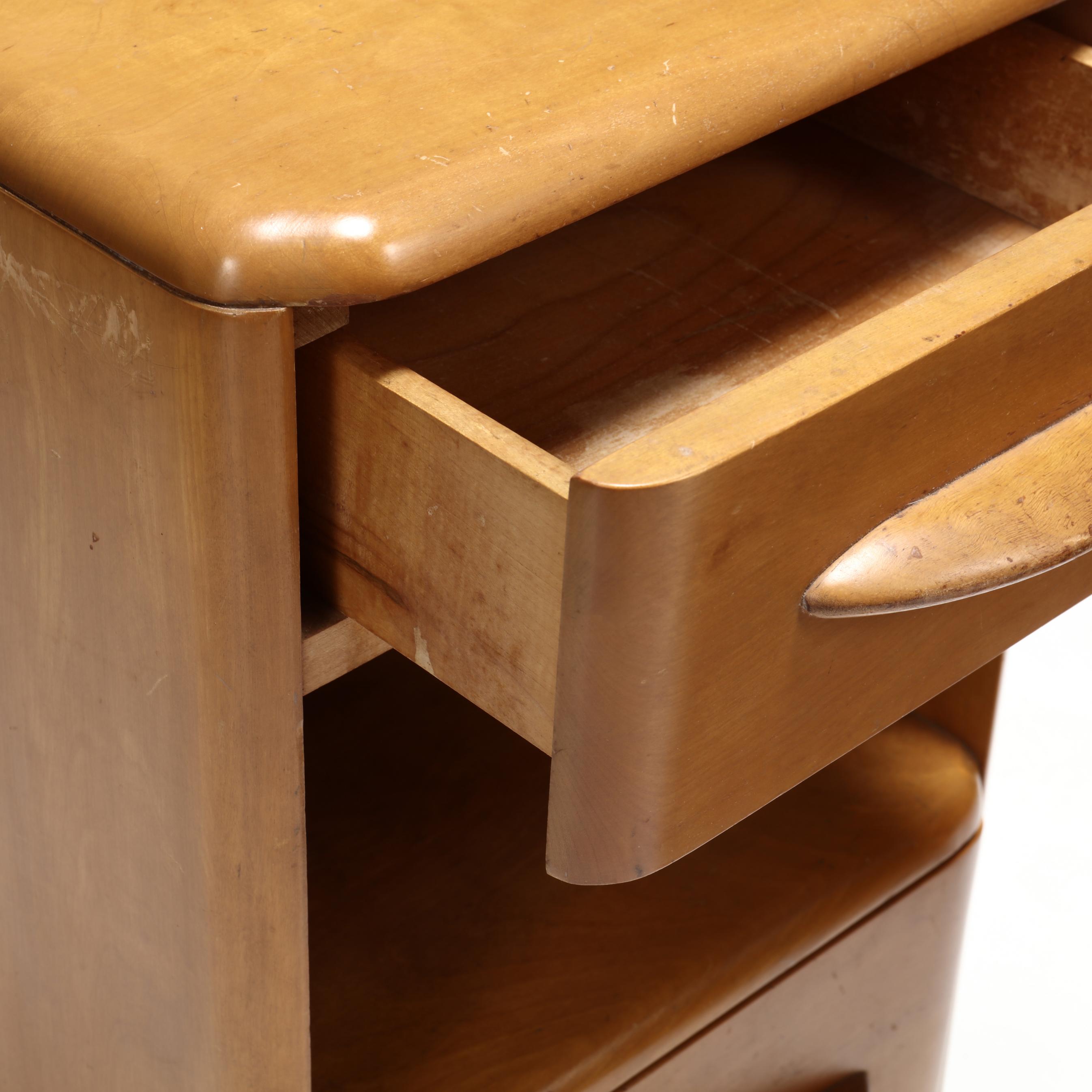 Heywood Wakefield, Pair of Mid-Century Maple Night Stands (Lot