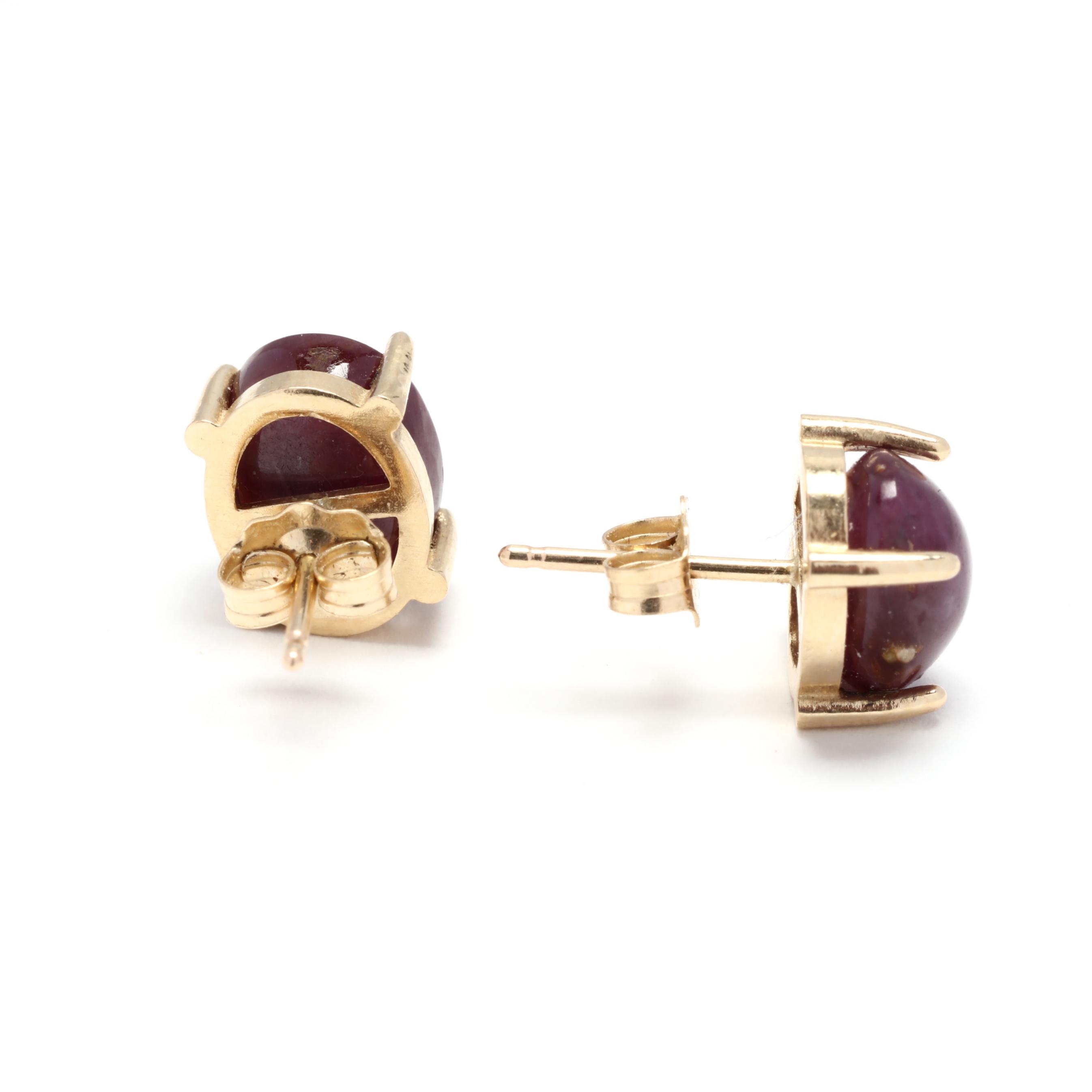 Gold and Star Ruby Ring and Earrings (Lot 1100 - June Estate