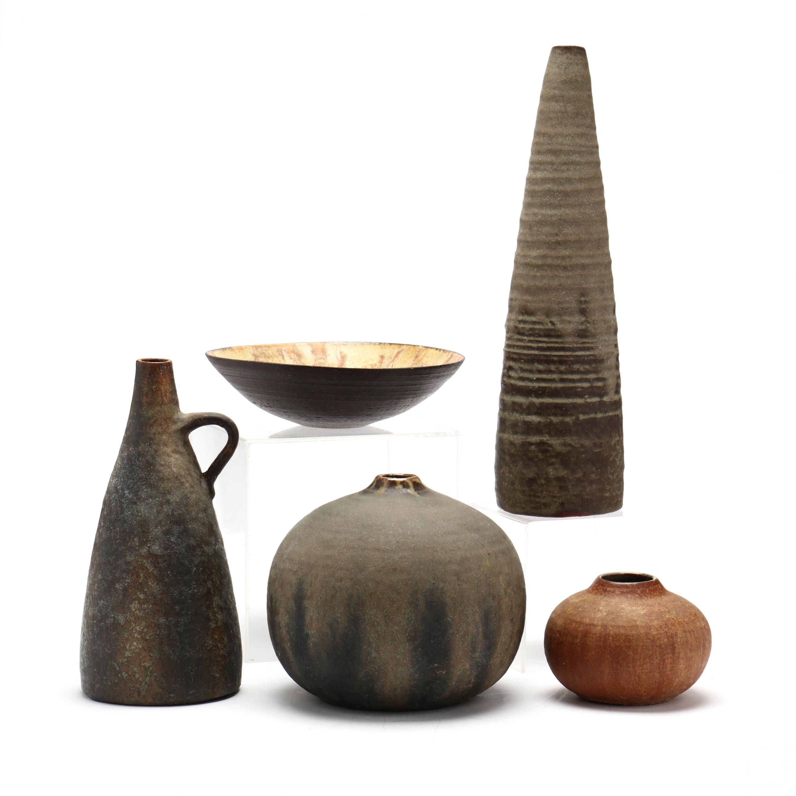 Gotek, Five Venezuelan Mid-Century Studio Pottery Items (Lot 2428 