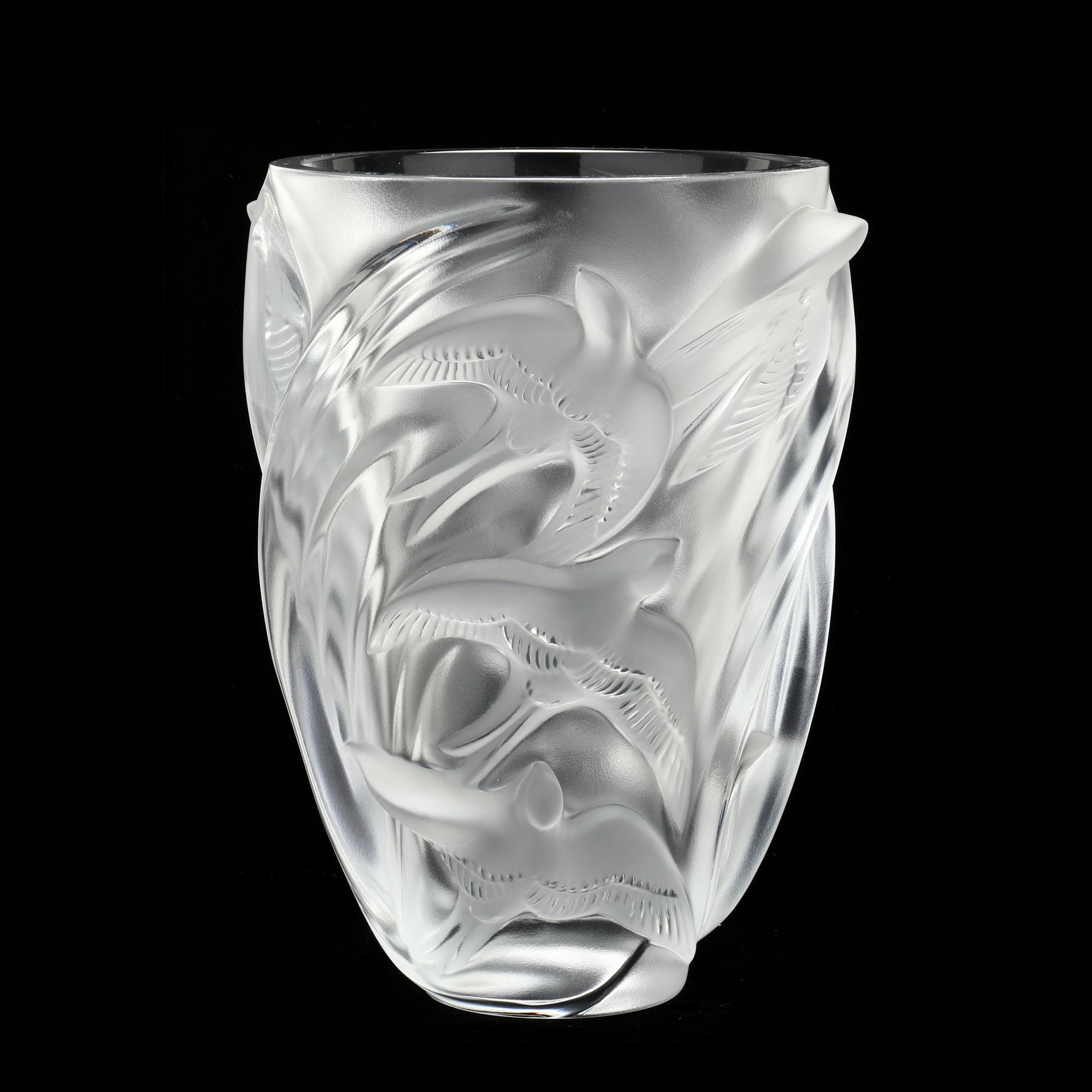 Lalique, Martinets Crystal Vase (Lot 2326 - Thanksgiving