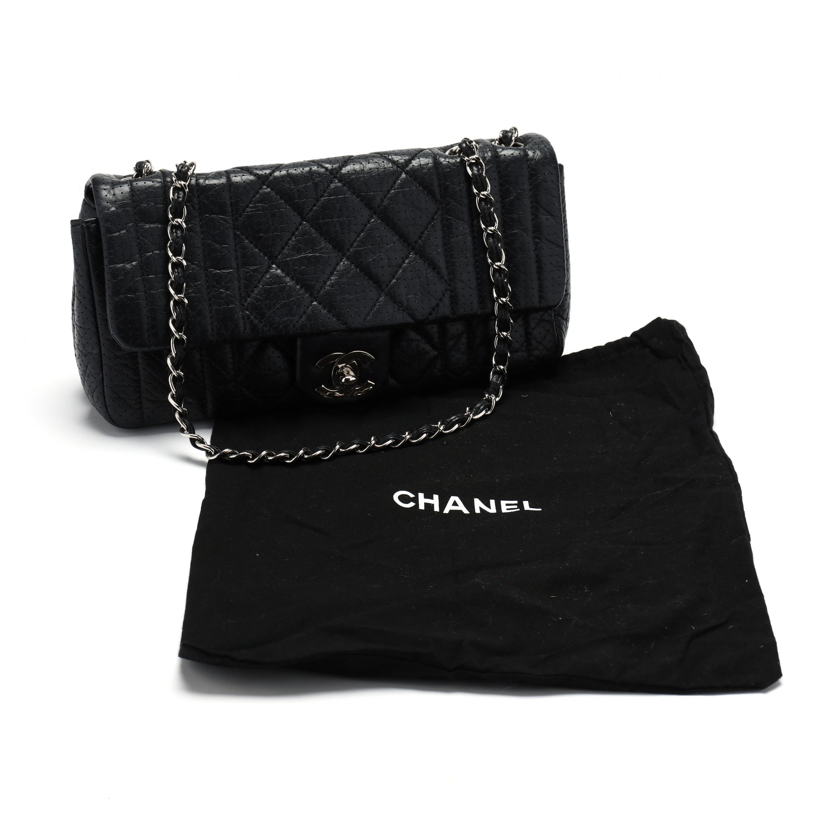 chanel classic flap bag inside