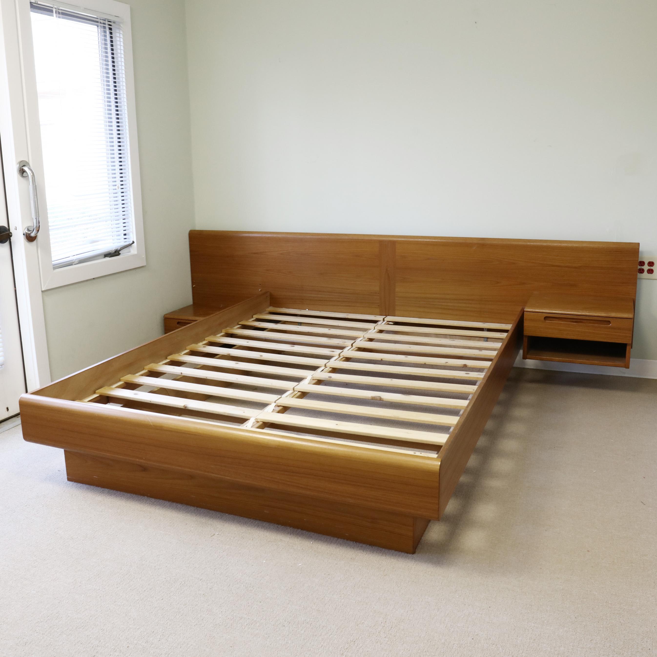 Jesper Danish Modern Teak Queen Size Platform Bed with