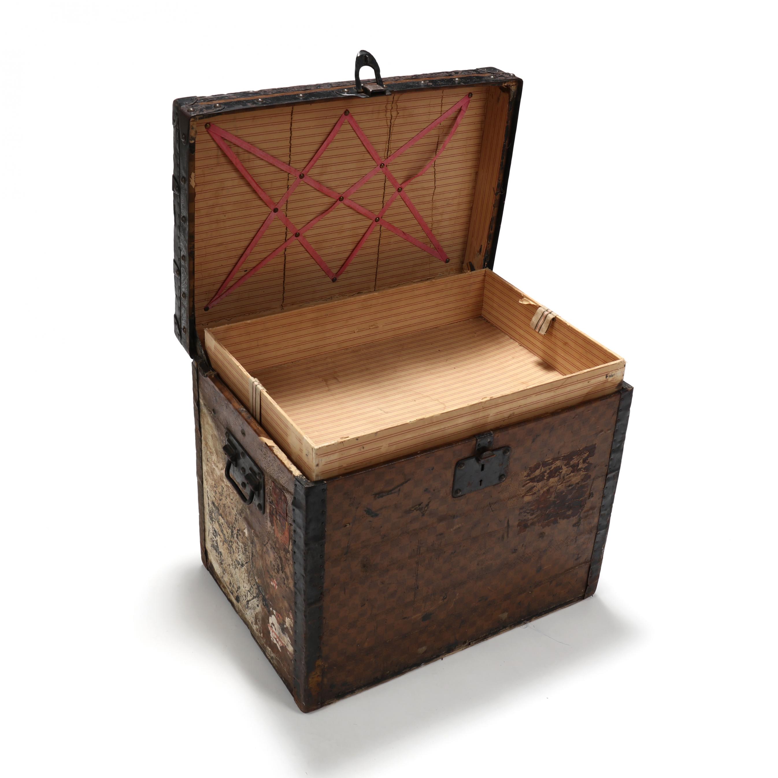 Louis Vuitton Antique Hat Box Steamer Trunk (Lot 3032 - Luxury