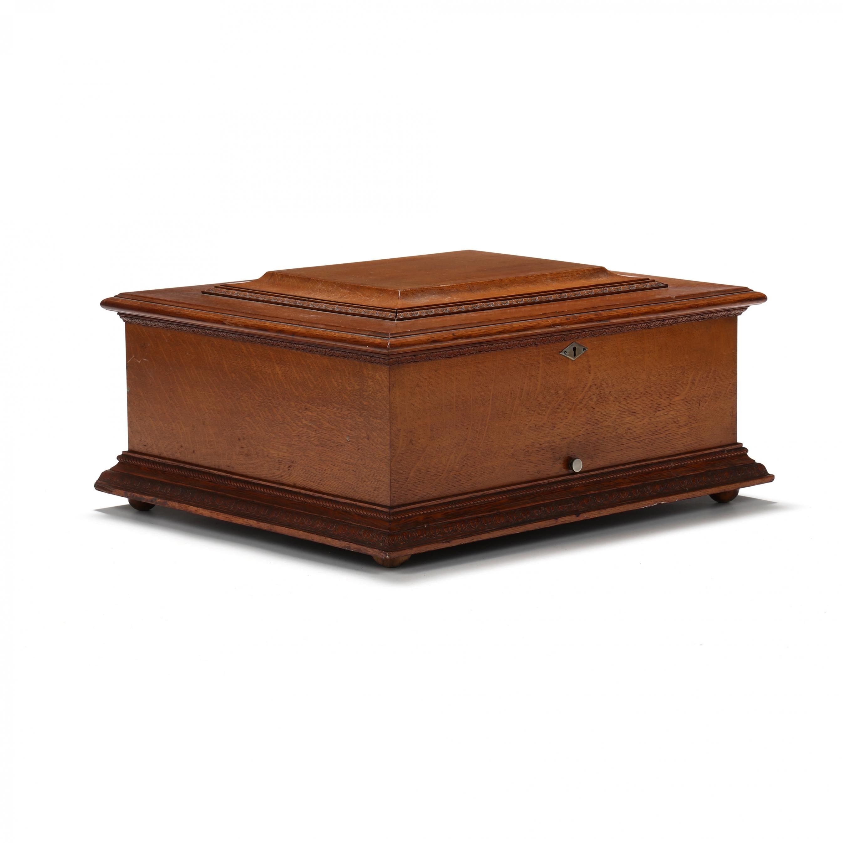 La Tradition Symphonique 2(中古品) Symphonion 13-5/8 in. Double Comb Music Box with (31) Discs (Lot