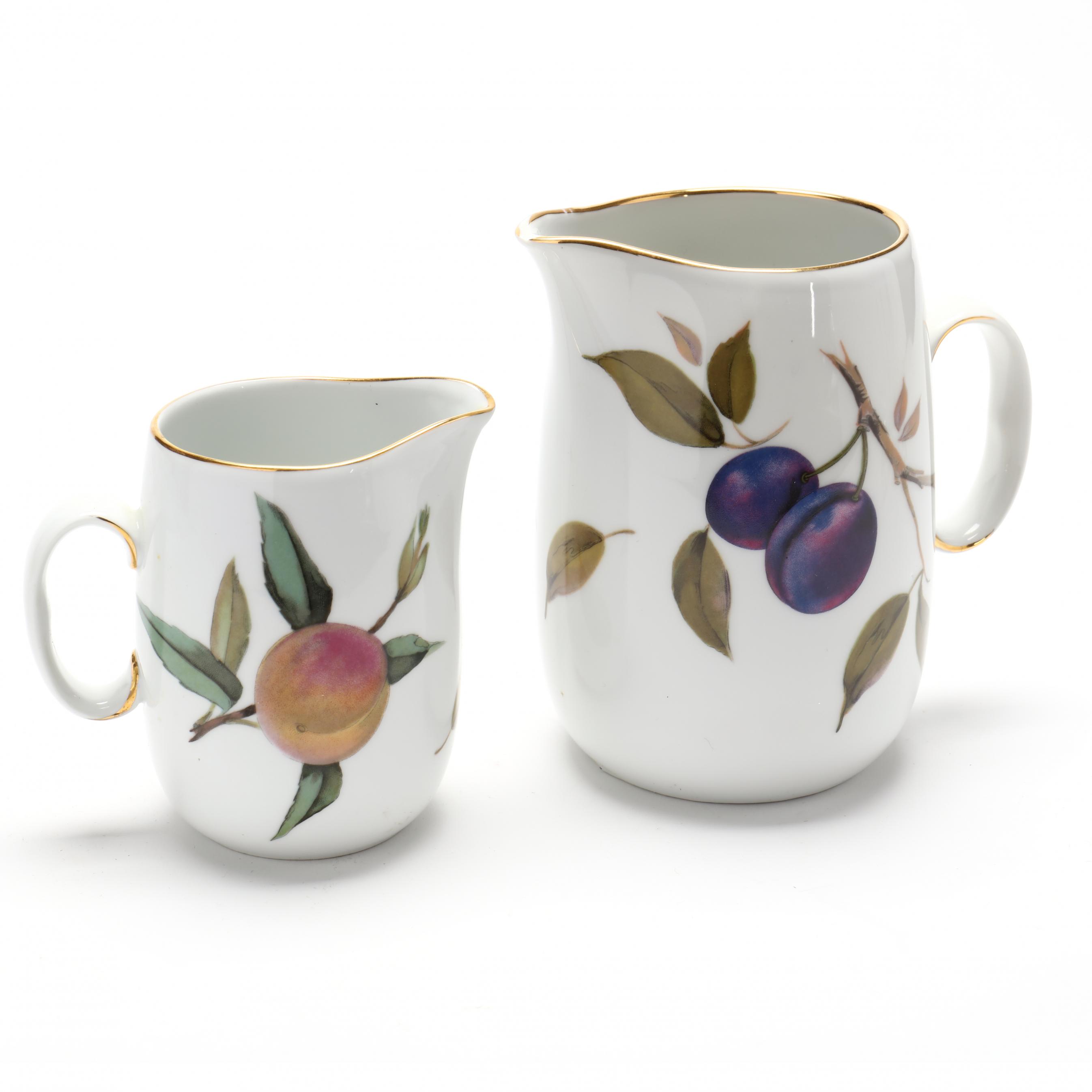 Royal Worcester Evesham Gold Porcelain Dinnerware (Lot 4024