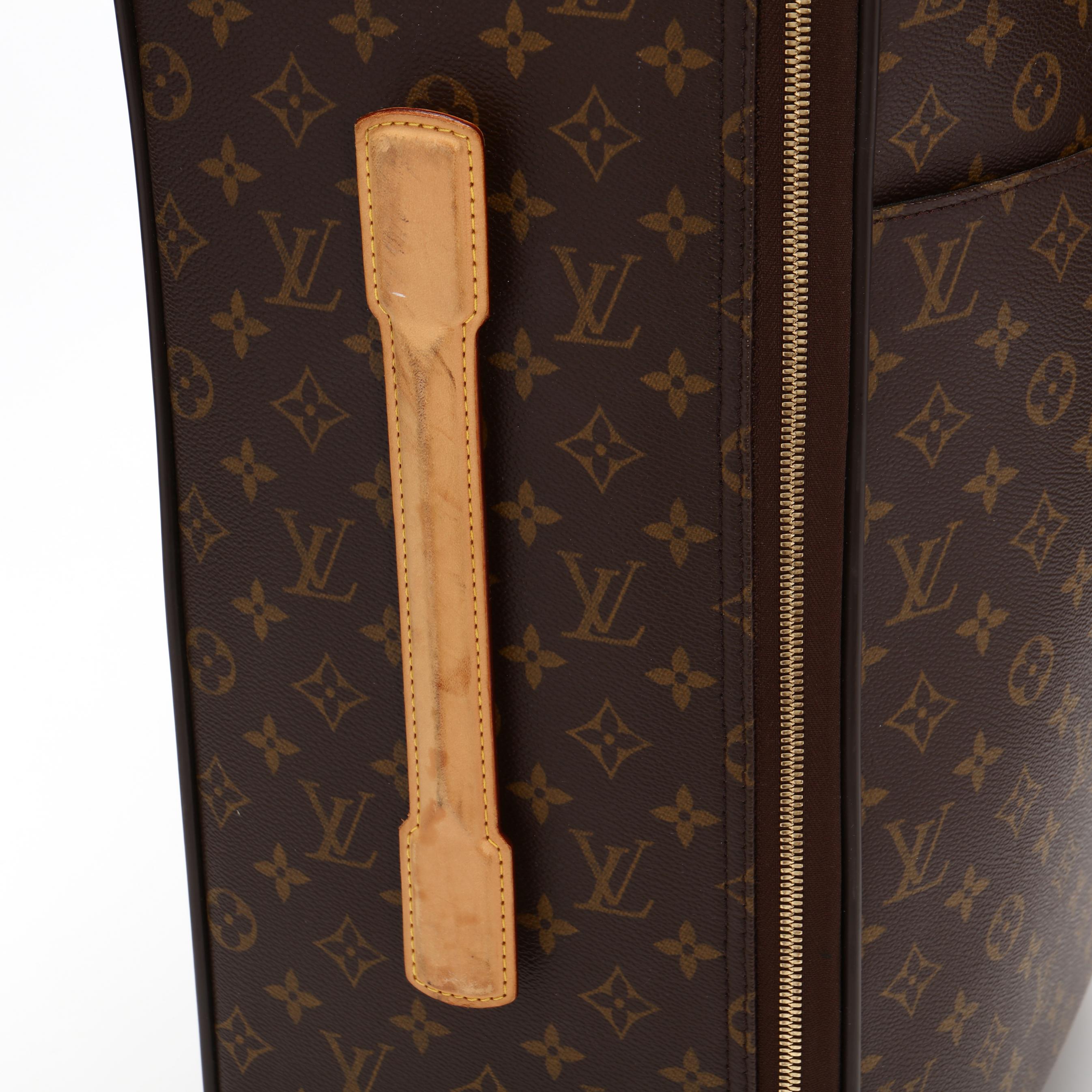 LOUIS VUITTON PSPケース Got an LV case cuz I want my PSP to feel