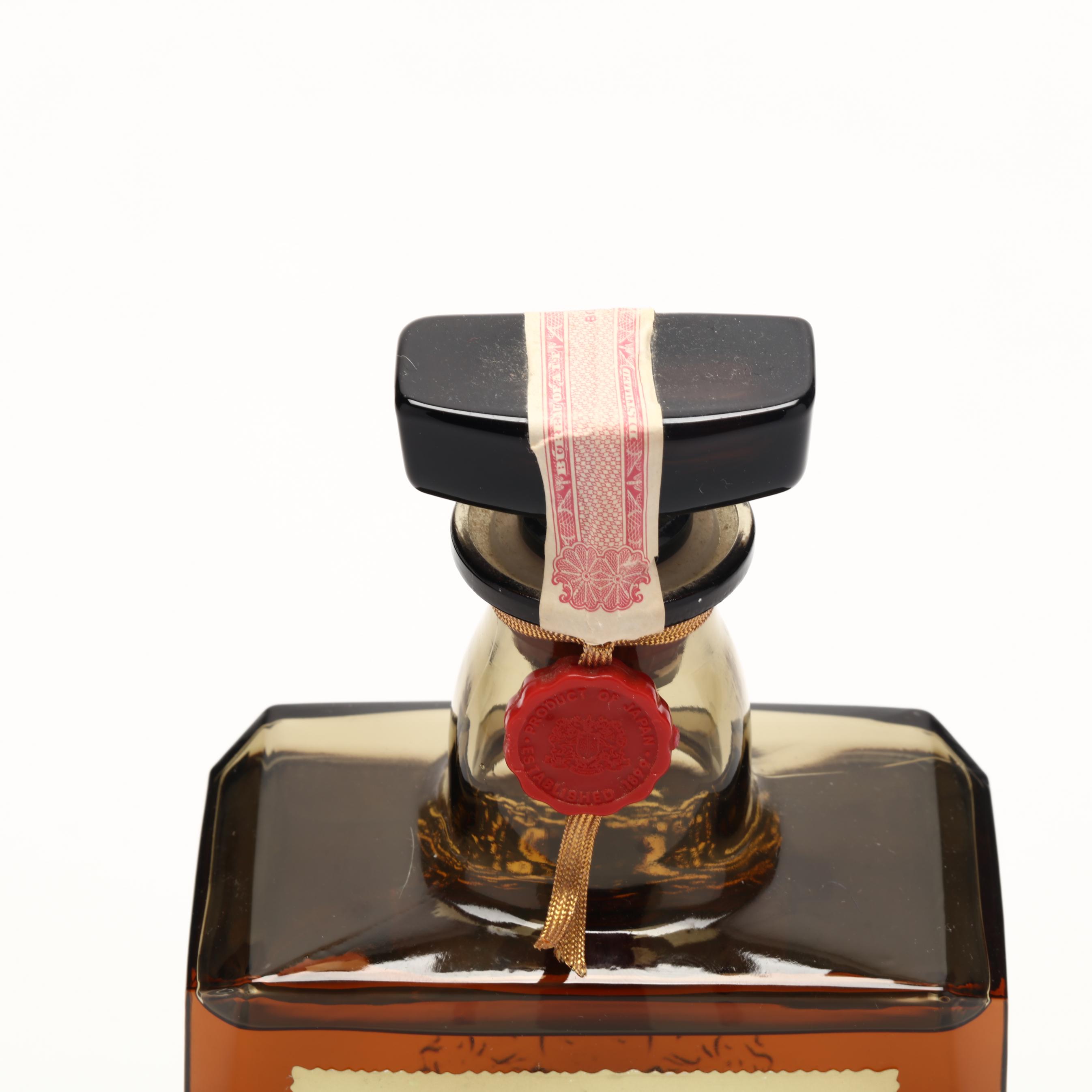Suntory Royal Whisky (Lot 7039 - Rare SpiritsSep 8, 2023, 12:00pm)