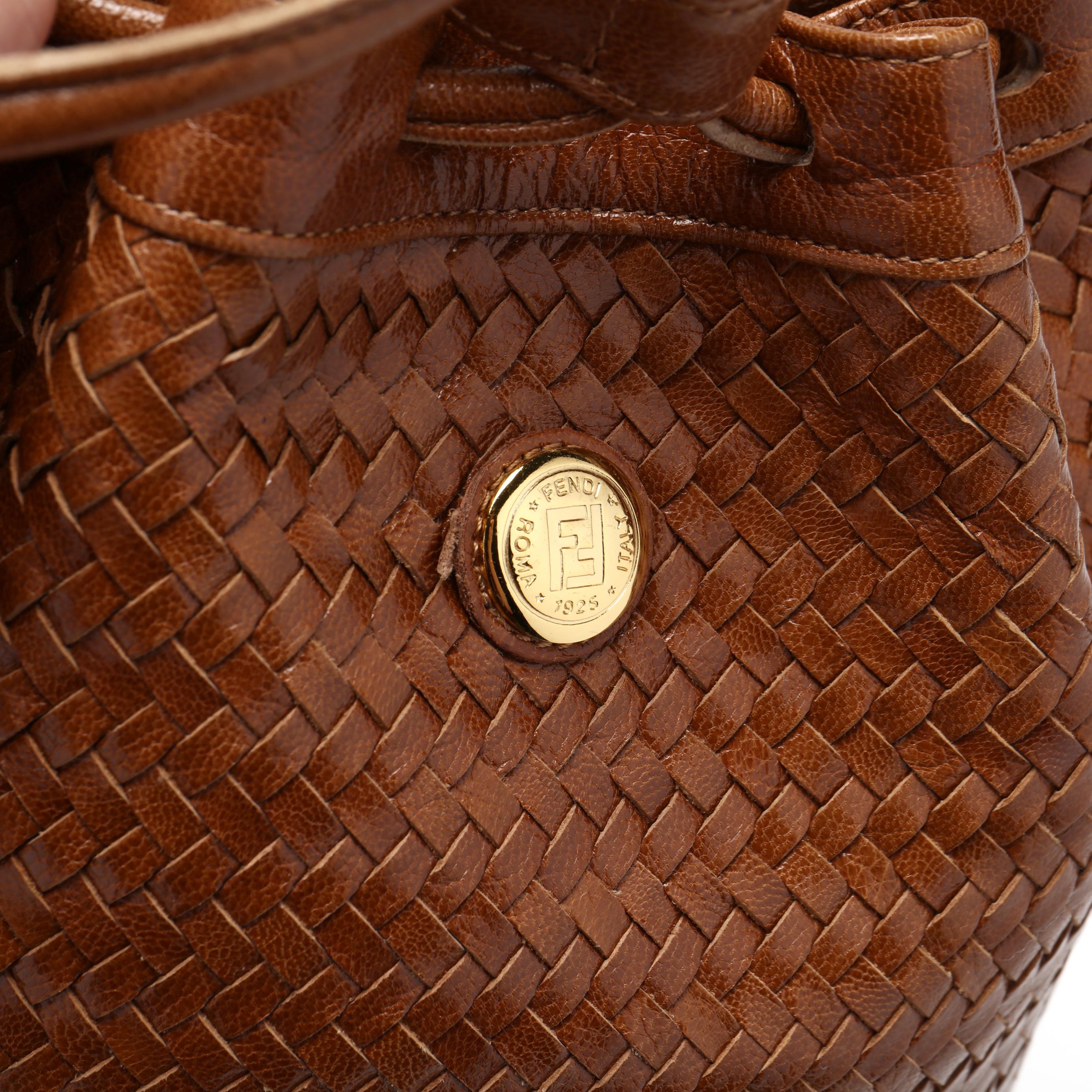【関税＆送料込み】Fendi Bucket Bags Women's Designer Bucket Bags | FENDI US