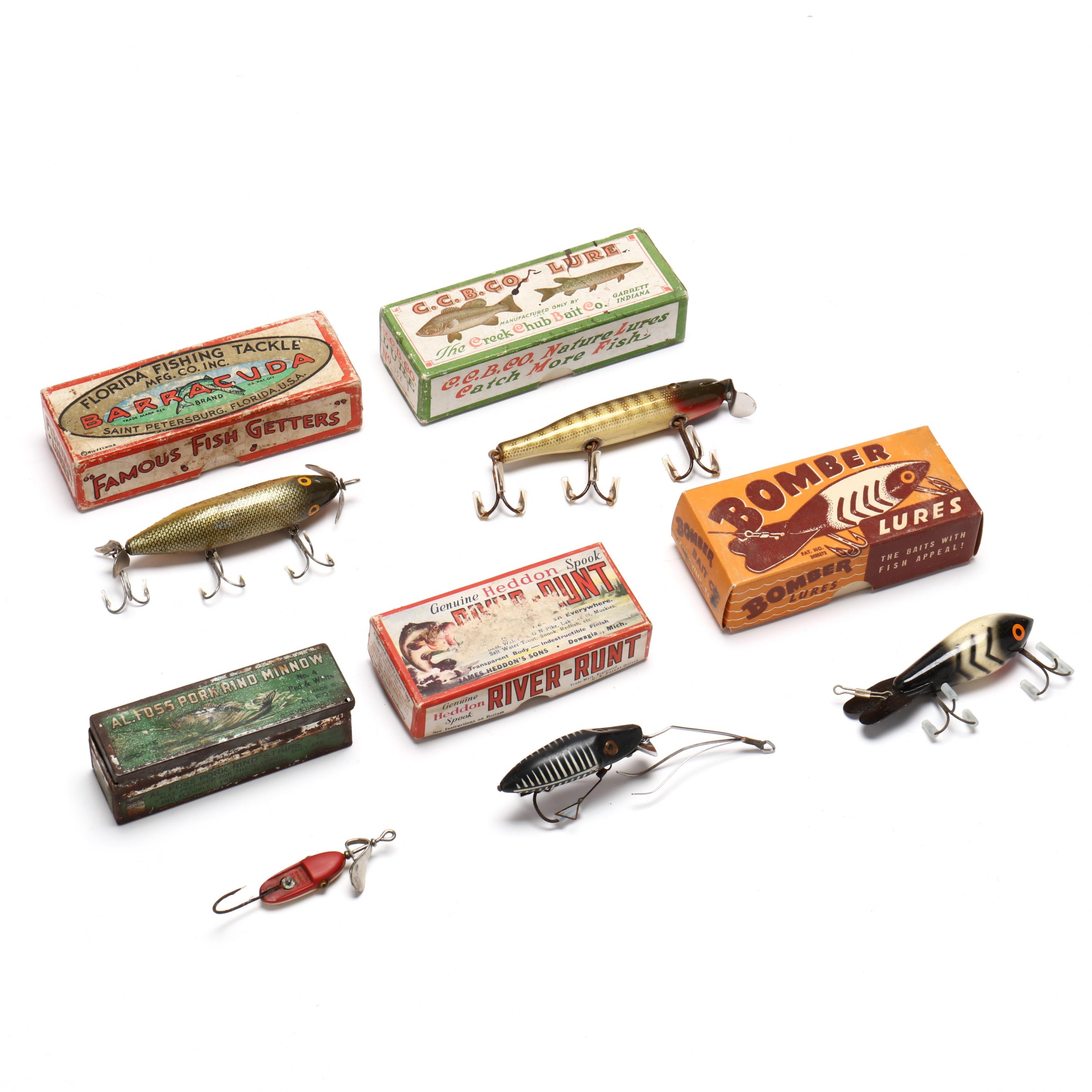 洋書 Fishing Lure Collectibles Collection of Painted Wooden and Metal Fishing Lures c.1940