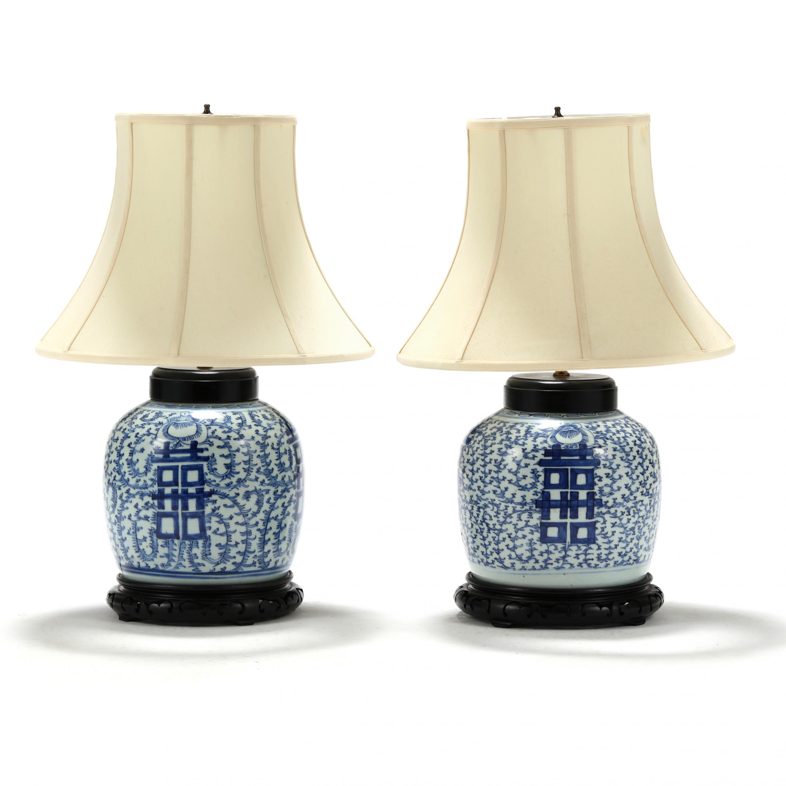 A Pair of Chinese Blue and White Porcelain 