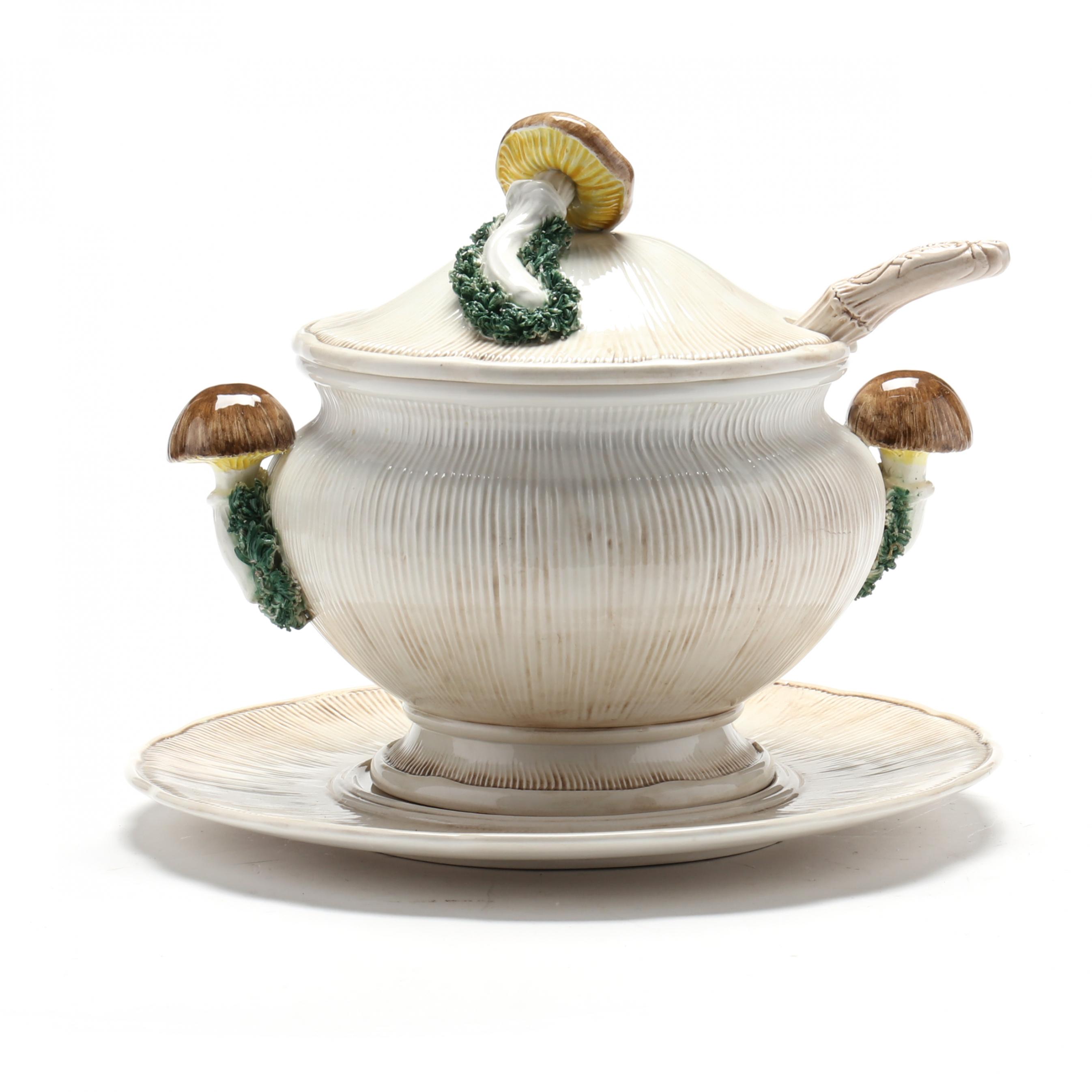 Italian Pottery Mushroom Form Soup Tureen (Lot 1021 - End of