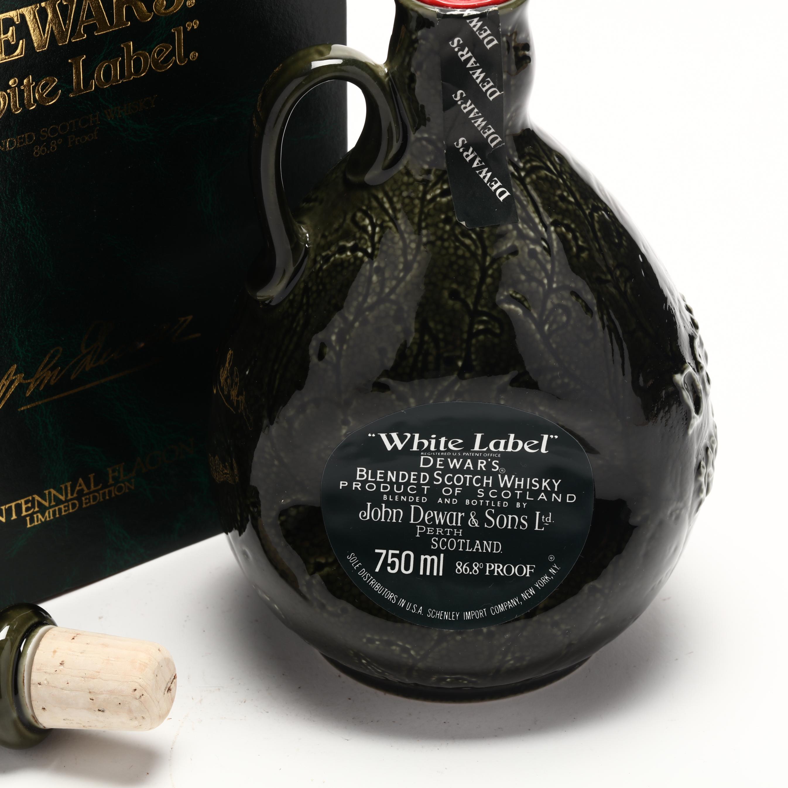 Dewar'sWhite Label Centennial Flagonスコッチ Dewar's White Label Centennial Flagon Scotch Whisky (Lot 7135
