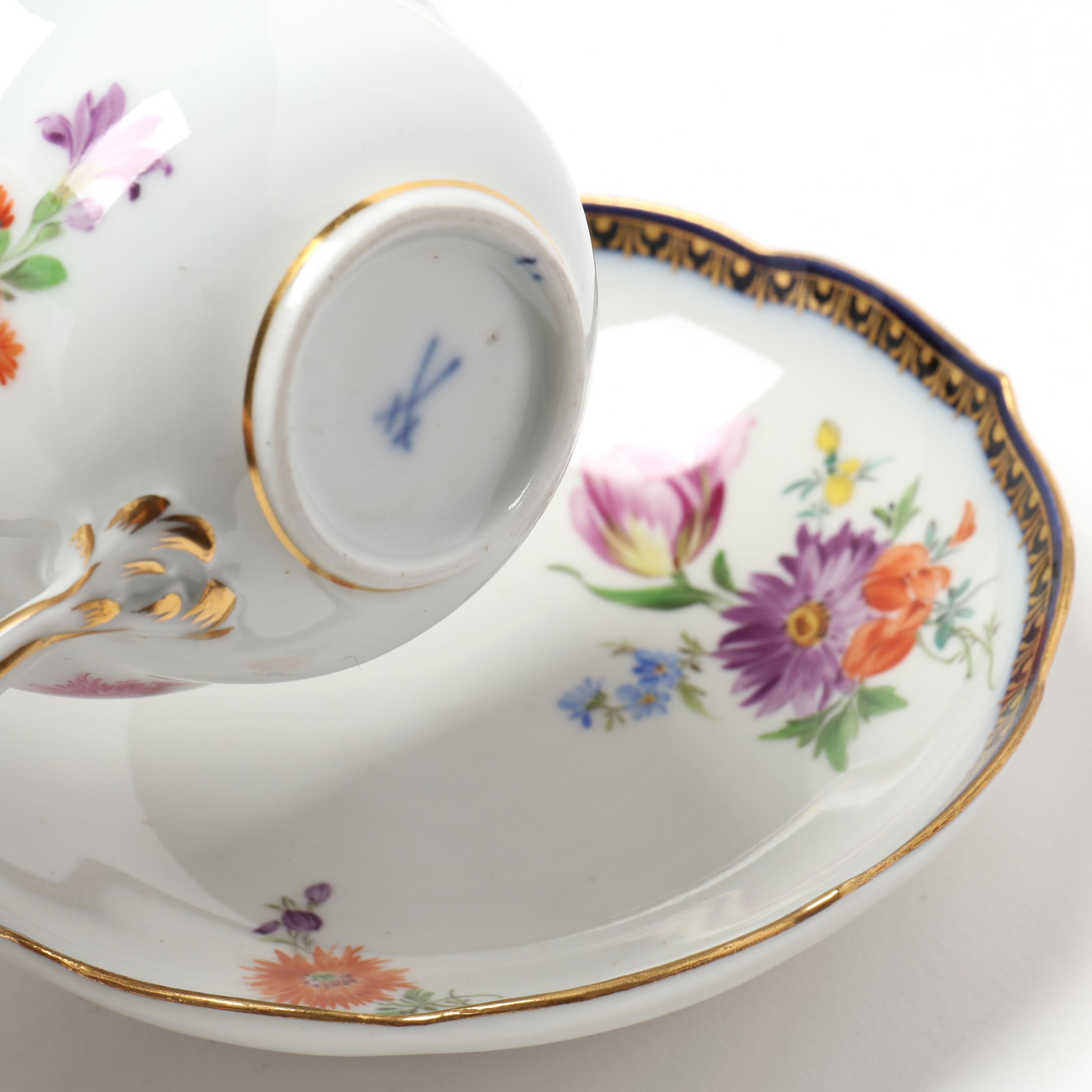 A Large Meissen Dekor 30A or Blumen 30A Tableware Service (115
