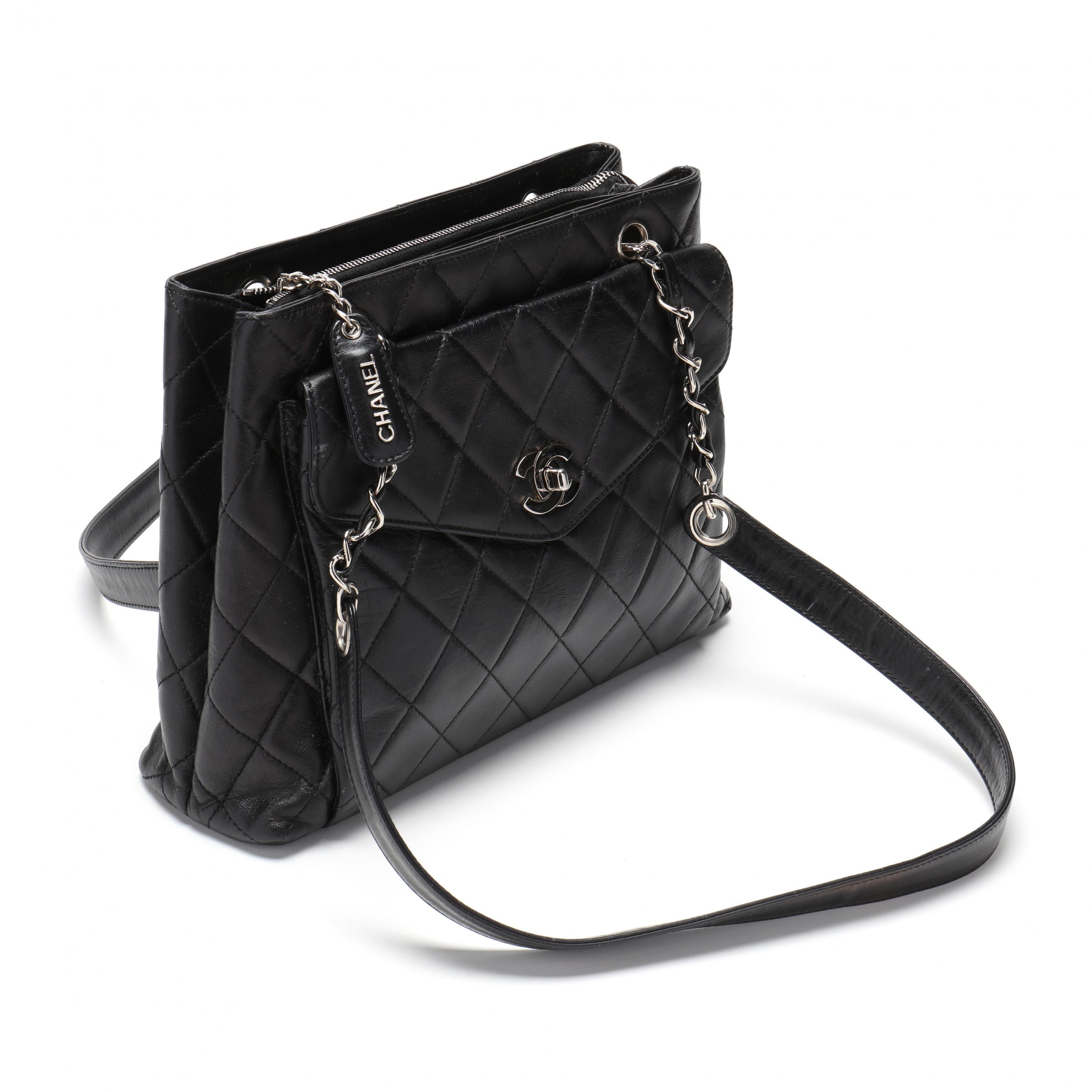 Chanel Double Chain Shoulder Bag (Lot 1028 - Luxury