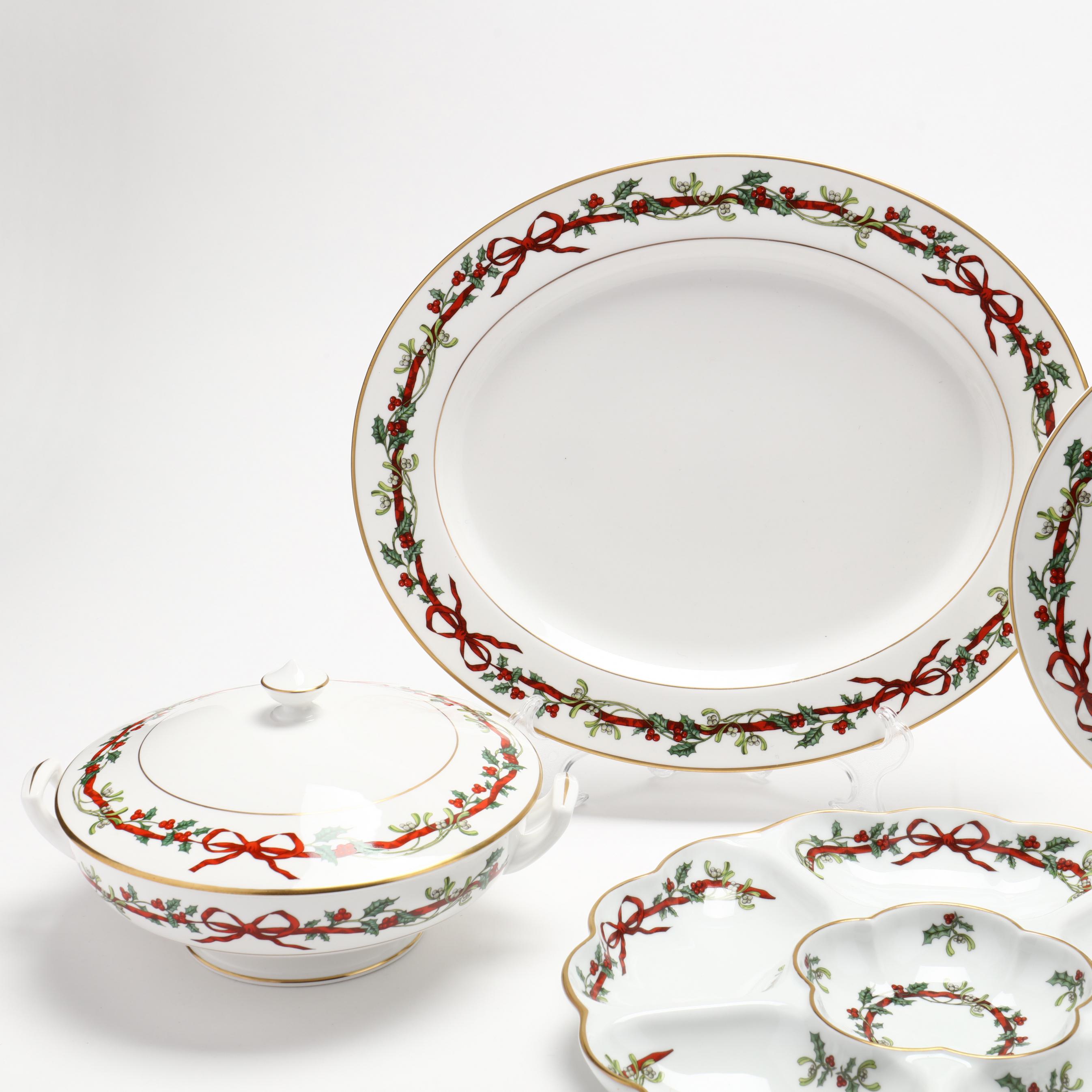 Royal Worcester Holly Ribbons Dinner Service (Lot 3206 - May