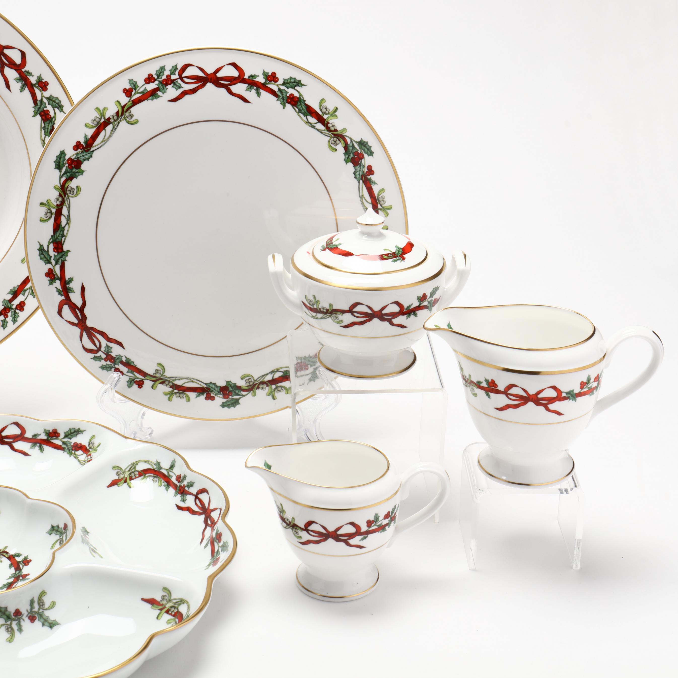 【 WORCESTER】HOLLY RIBBONS　ガトープレート Amazon.com | Royal Worcester Holly Ribbons Teacup and Saucer