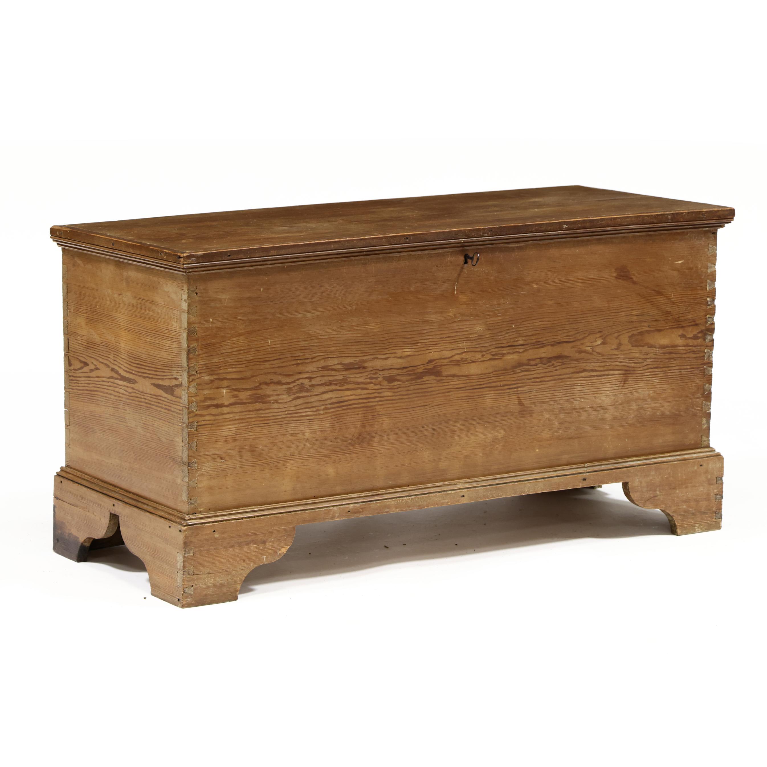 最終値下　FILM Bed side chest 1960s Southern Chippendale Yellow Pine Blanket Chest (Lot 1191 - July