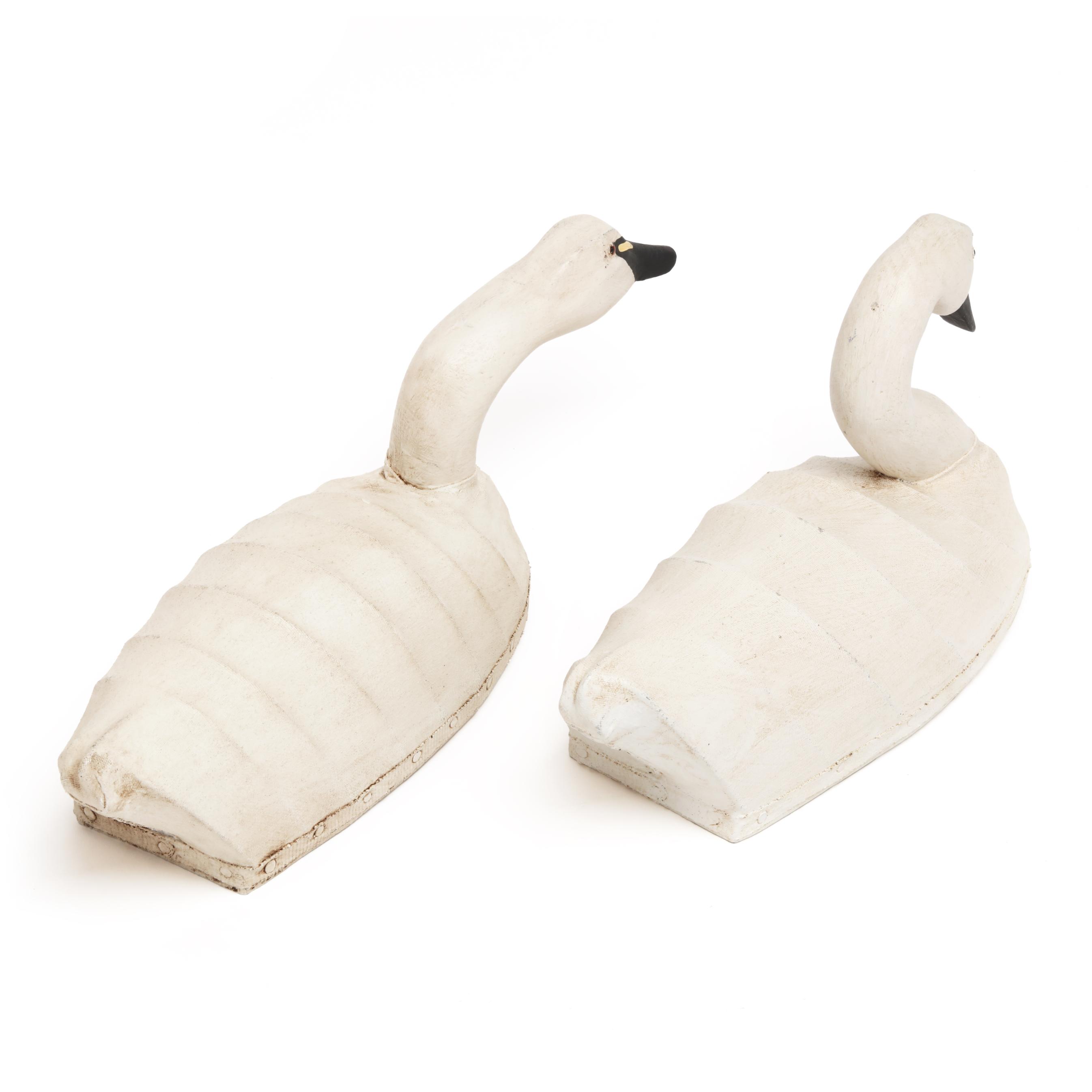 William Moseley (NC, 1925-2015), Diminutive Swan Pair (Lot 1268