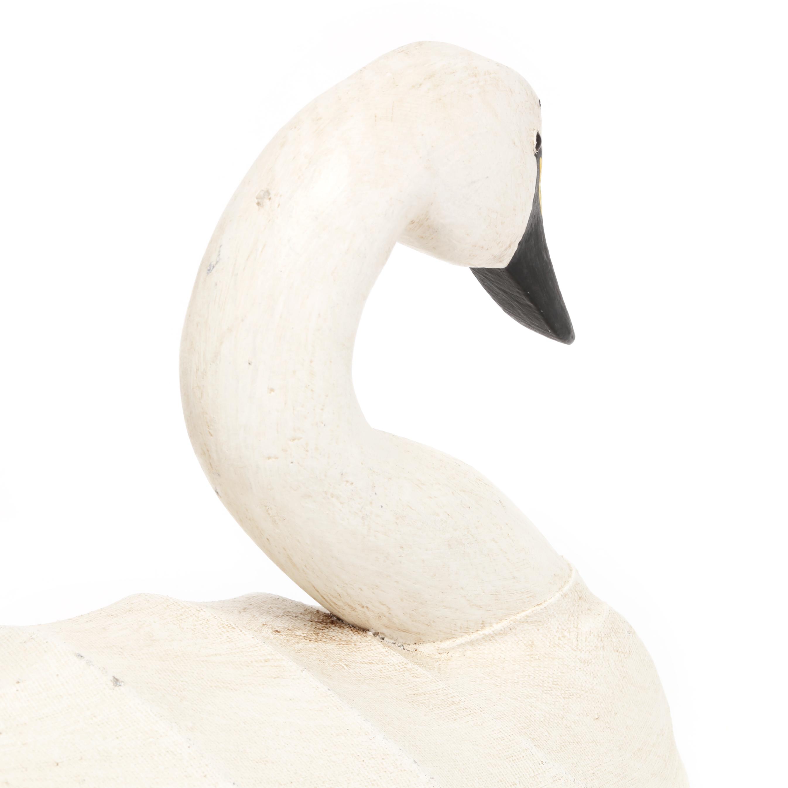 William Moseley (NC, 1925-2015), Diminutive Swan Pair (Lot 1268