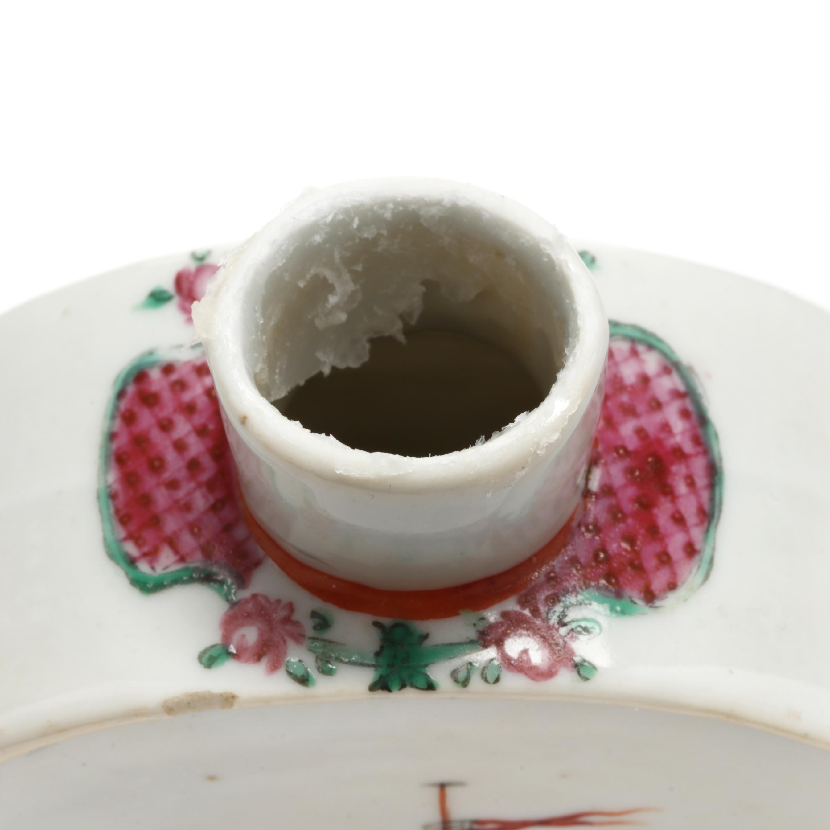 A Chinese Export Porcelain Tea Caddy with British Ship (Lot 3222 - The Estate of the late Dr. Larry Southworth, Fredericksburg, VirginiaDec 4, 2024, 10:00am) A Chinese Export Porcelain Tea Caddy with British Ship (Lot 3222 - The Estate of the late Dr. Larry Southworth, Fredericksburg, VirginiaDec 4, 2024, 10:00am)