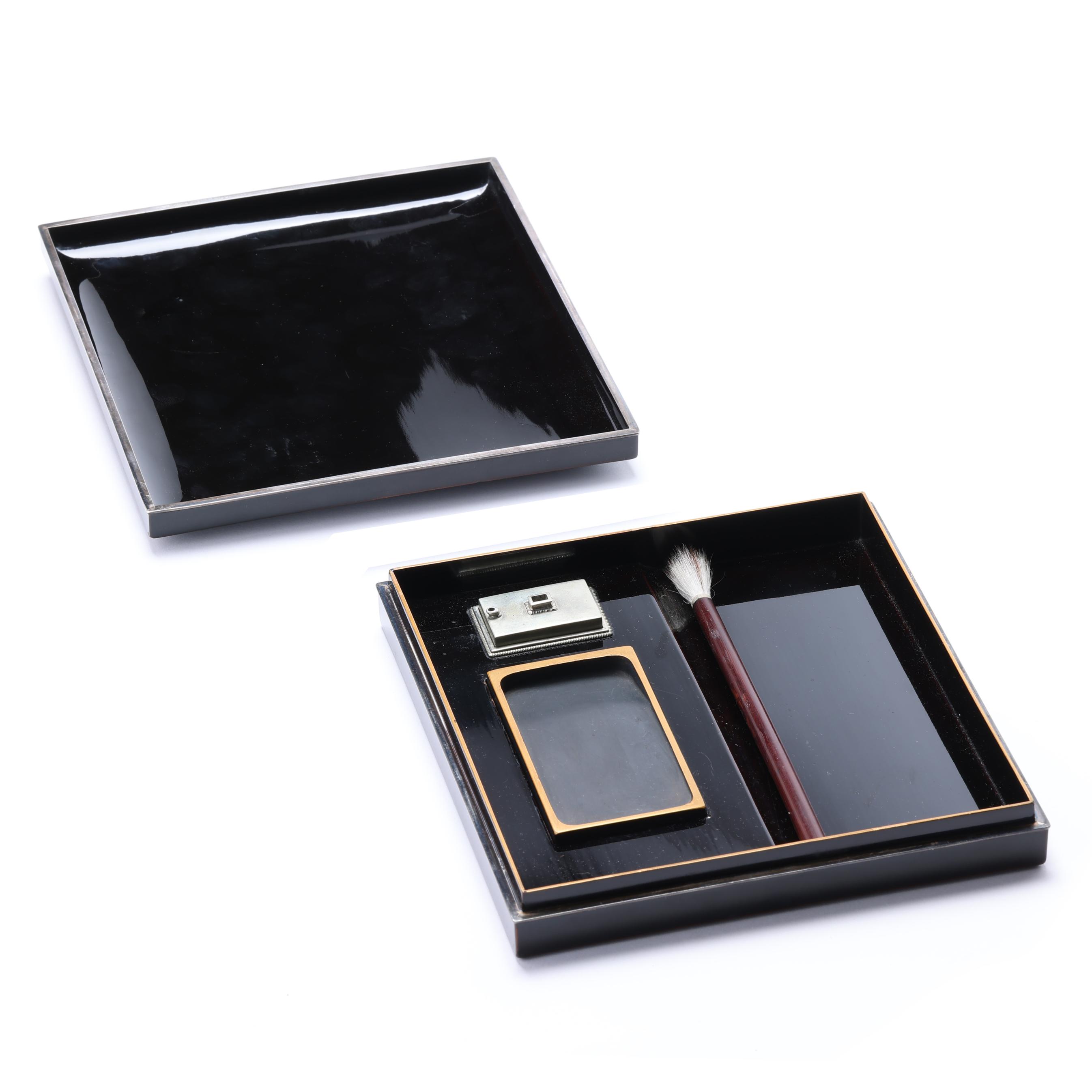 オバレク SSペーパー A Japanese Black Lacquer Suzuribako Writing Box (Lot 1316