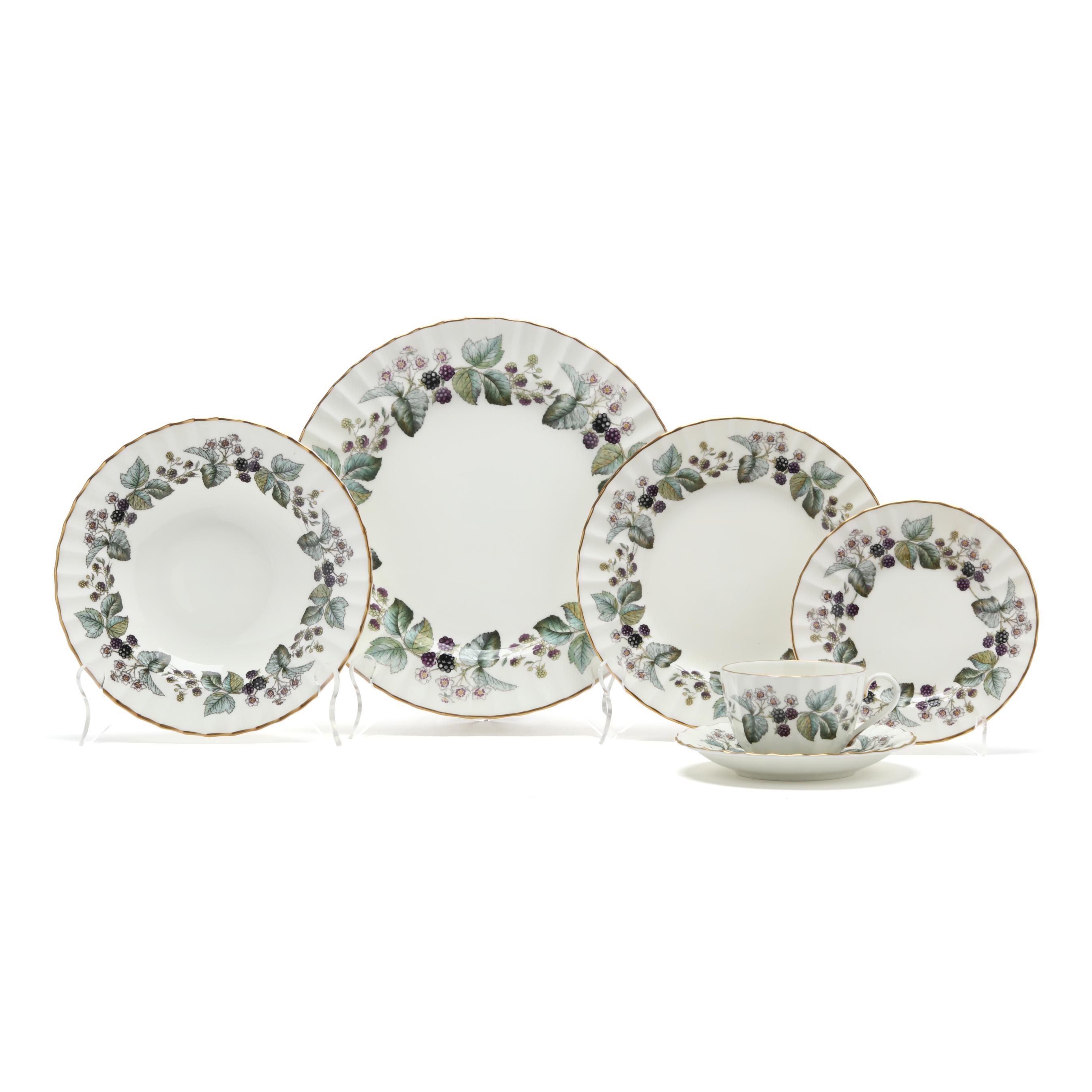 Royal Worcester, Large Set of Lavinia China Dinnerware (Lot 1019