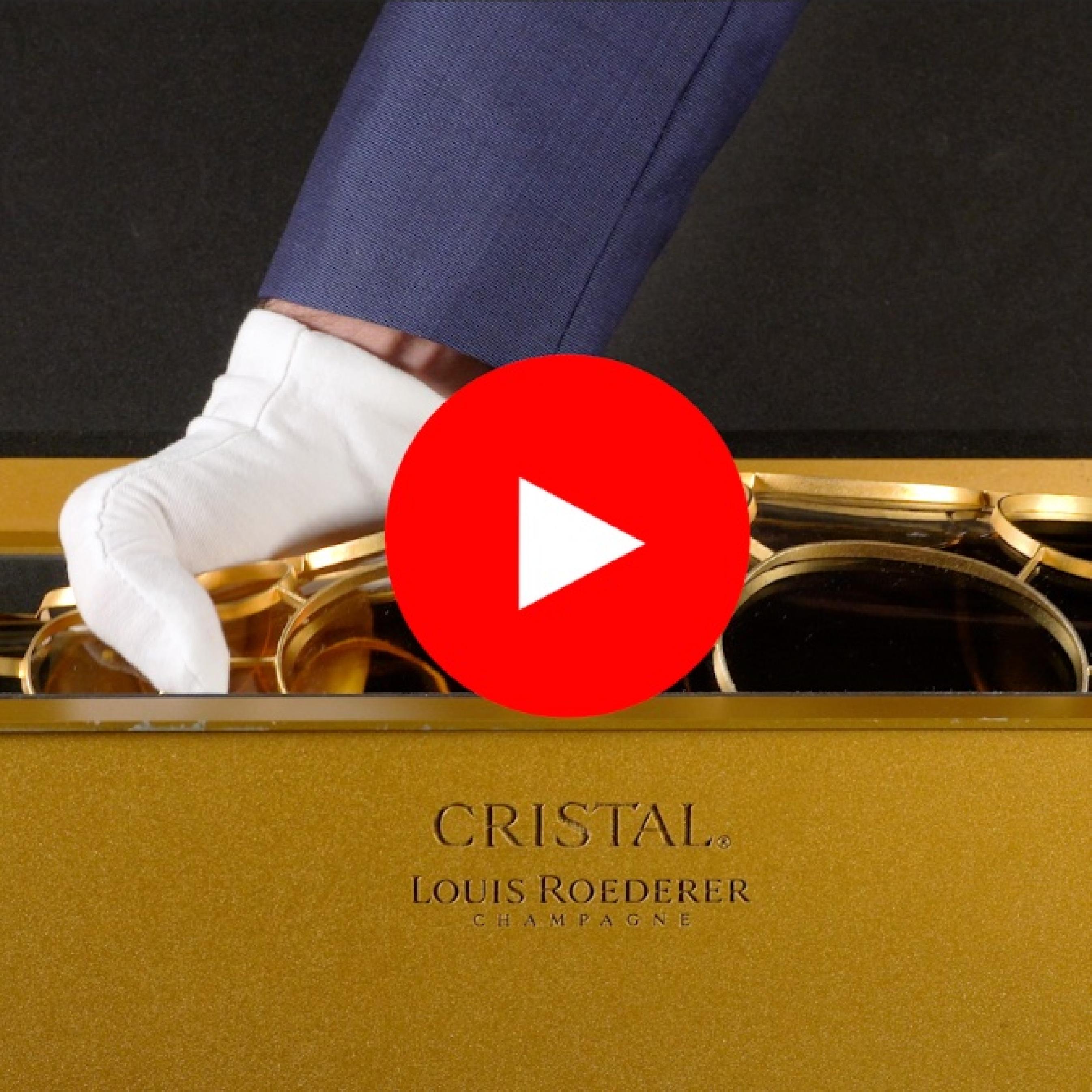 unboxing-fine-wine-louis-roederer-cristal-champagne-2002