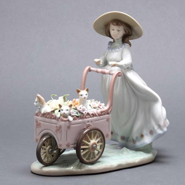 Spring Porcelain & Glass Auction