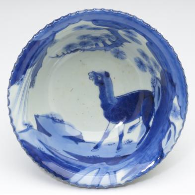 chinese-blue-and-white-porcelain-footed-bowl