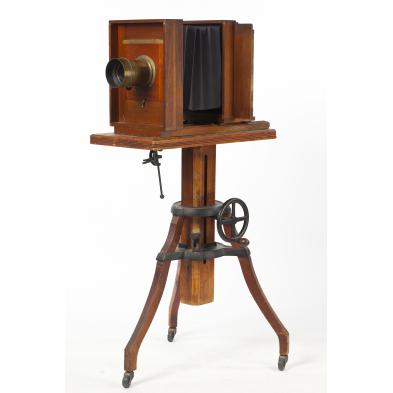 dallmeyer-sliding-box-camera-with-adjustable-stand