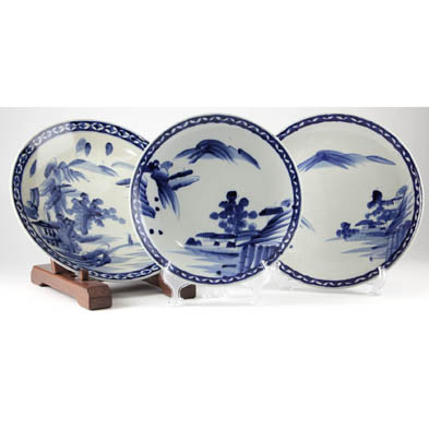 set-of-three-japanese-arita-porcelain-chargers