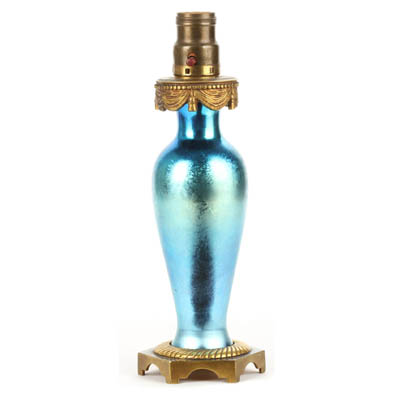 steuben-blue-aurene-boudoir-lamp