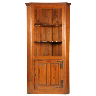 eastern-north-carolina-chippendale-corner-cupboard